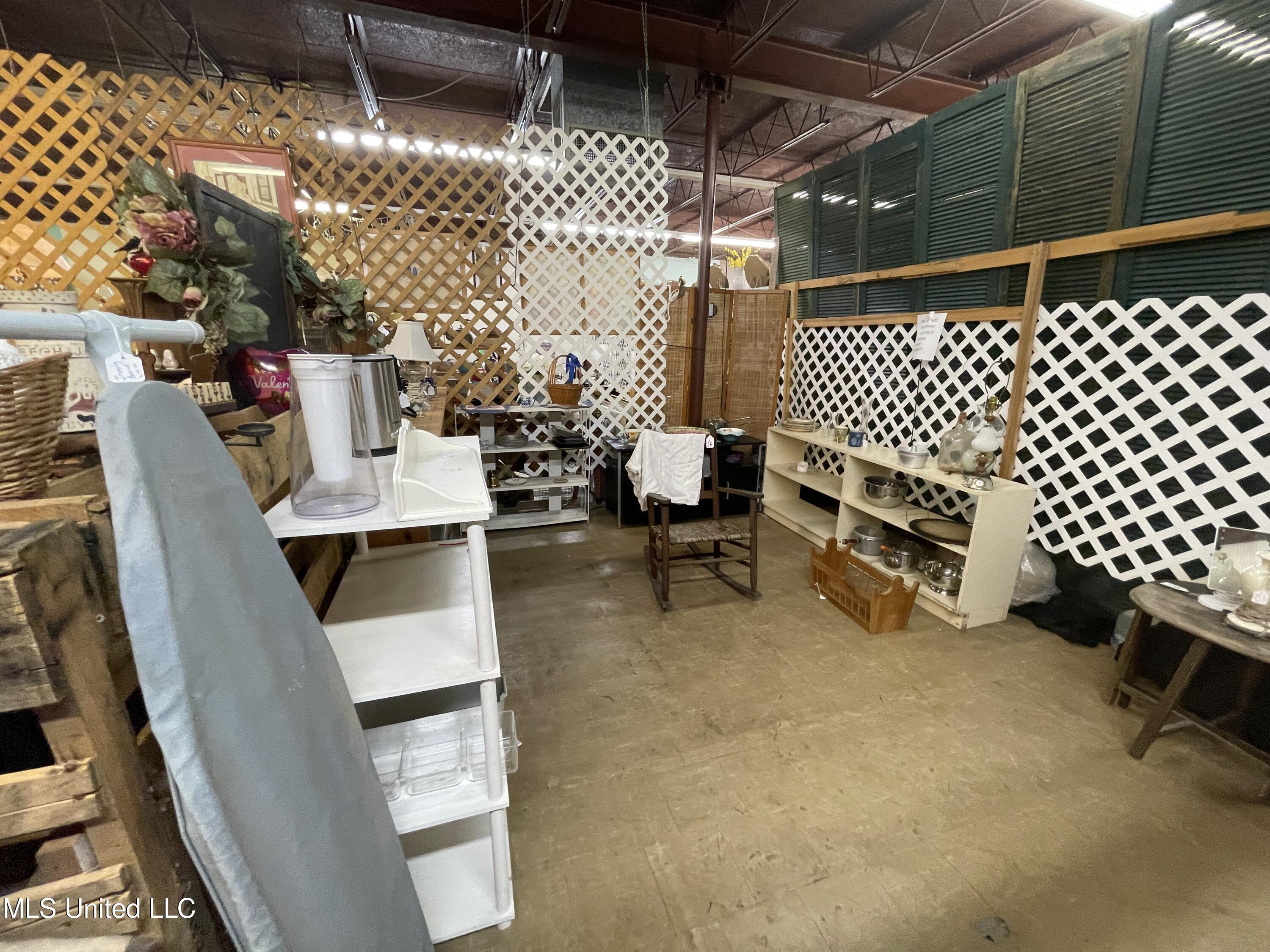113 N Natchez Street Property Photo 11