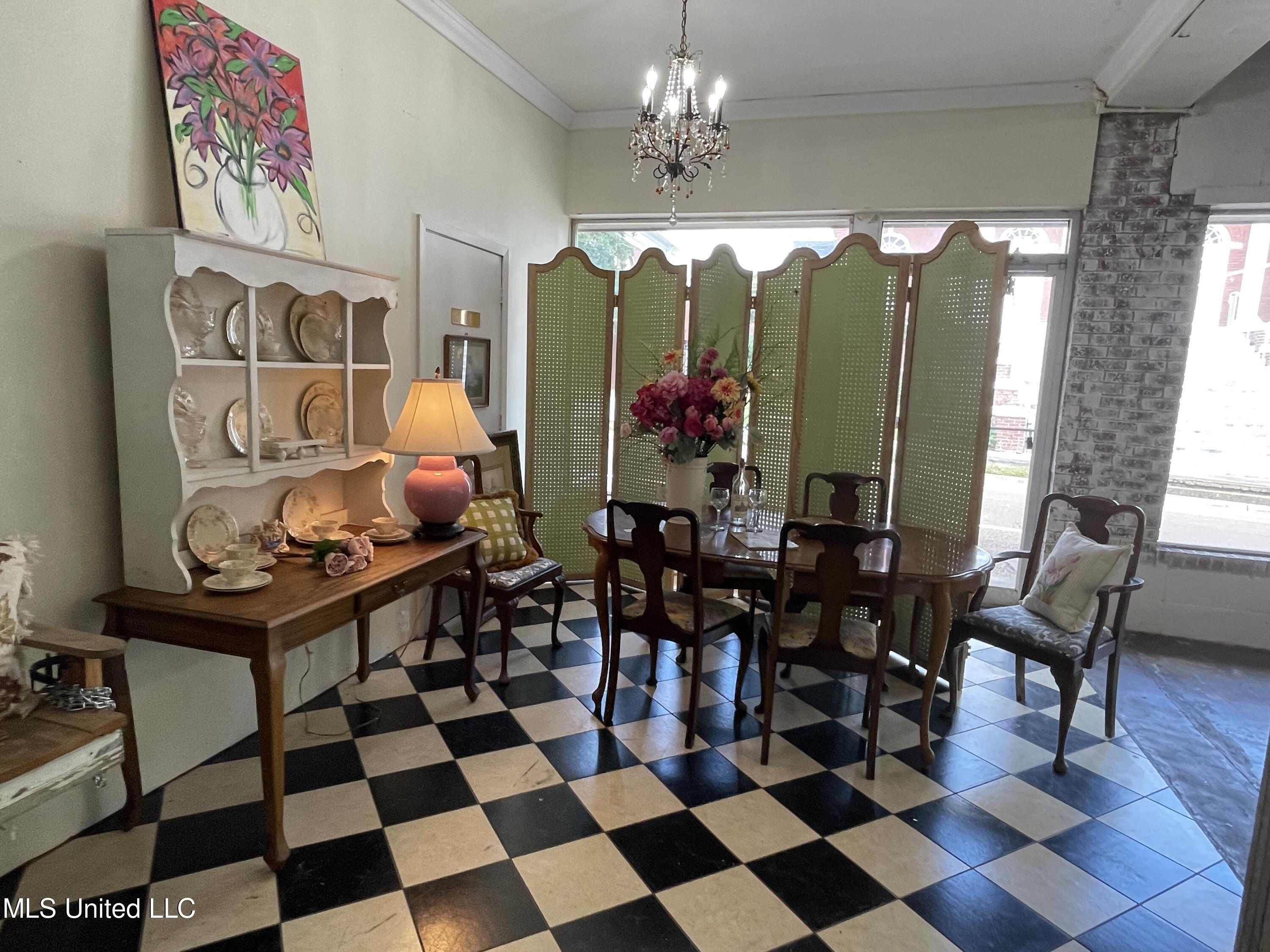 113 N Natchez Street Property Photo 22