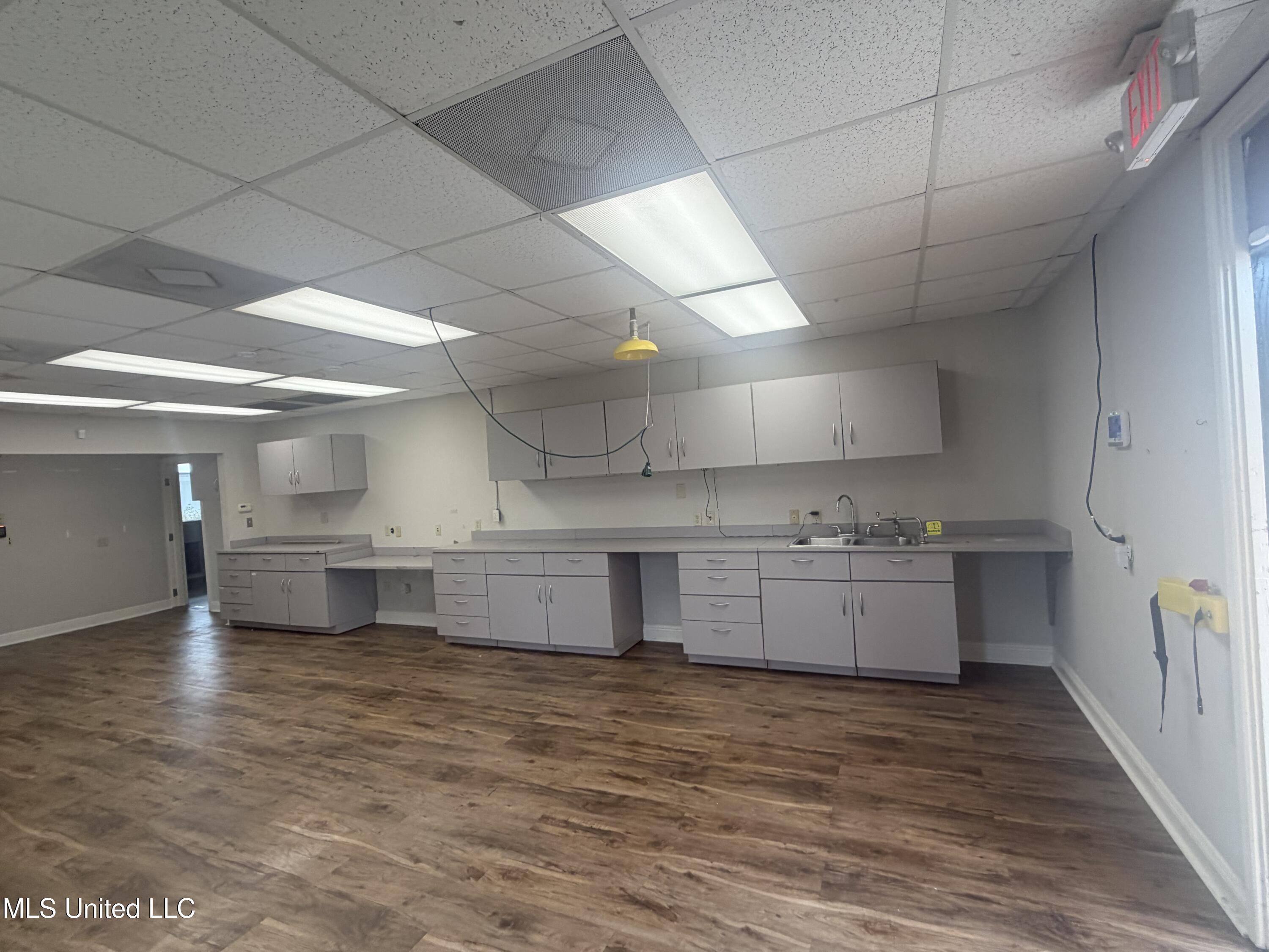 131 Jefferson Davis Boulevard Property Photo 12