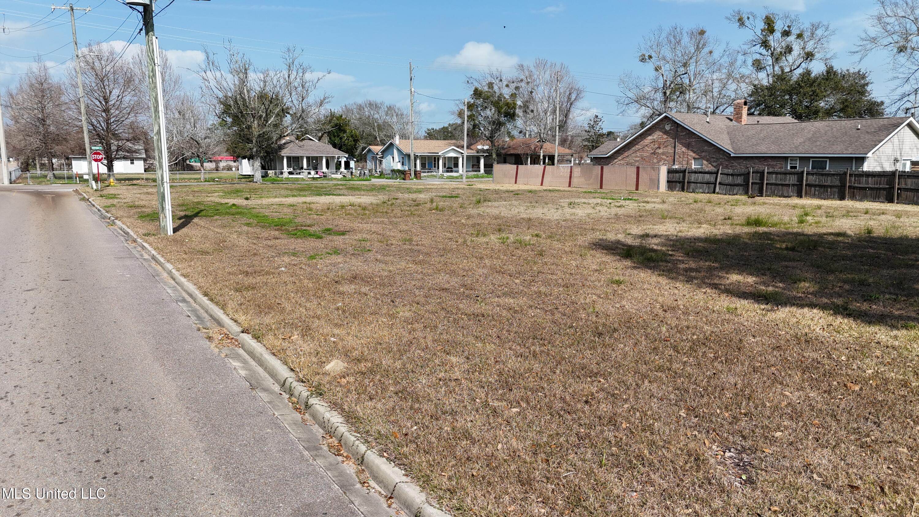 3185 Race Track Road Property Photo 8