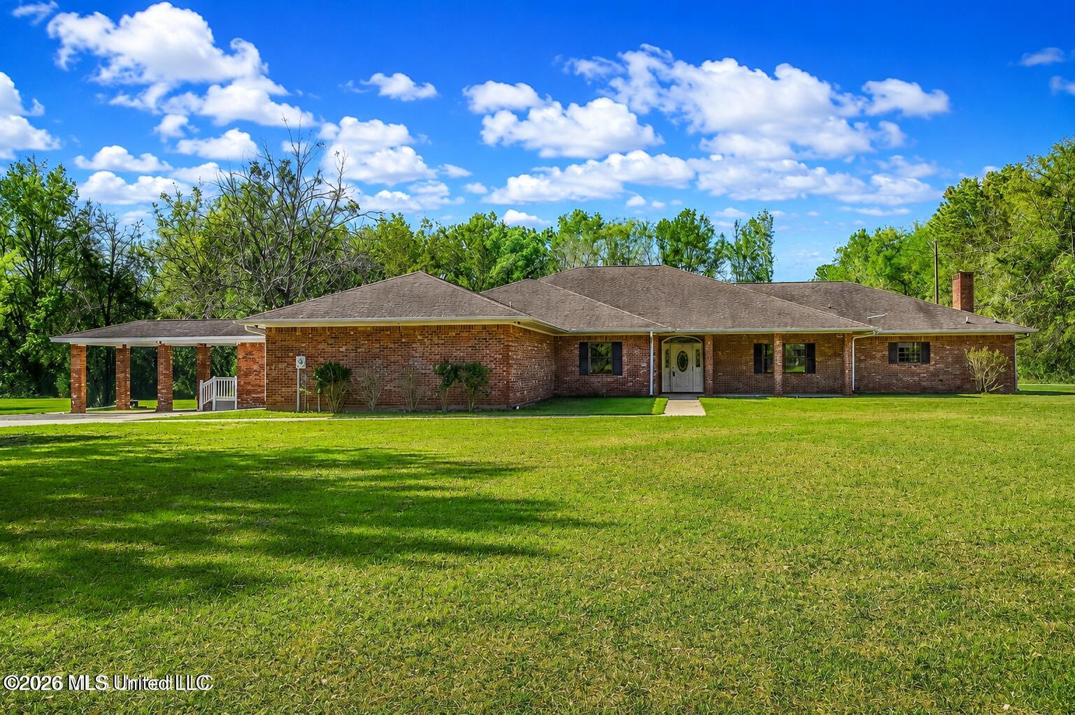 18265 Landon Road Property Photo 1