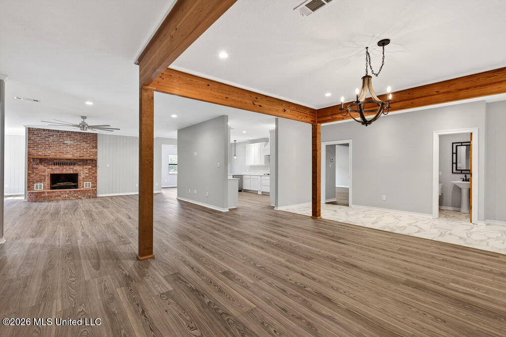 18265 Landon Road Property Photo 6