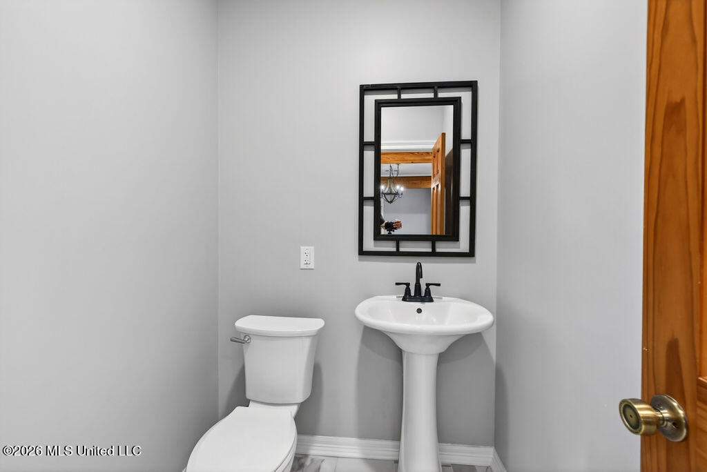 18265 Landon Road Property Photo 8
