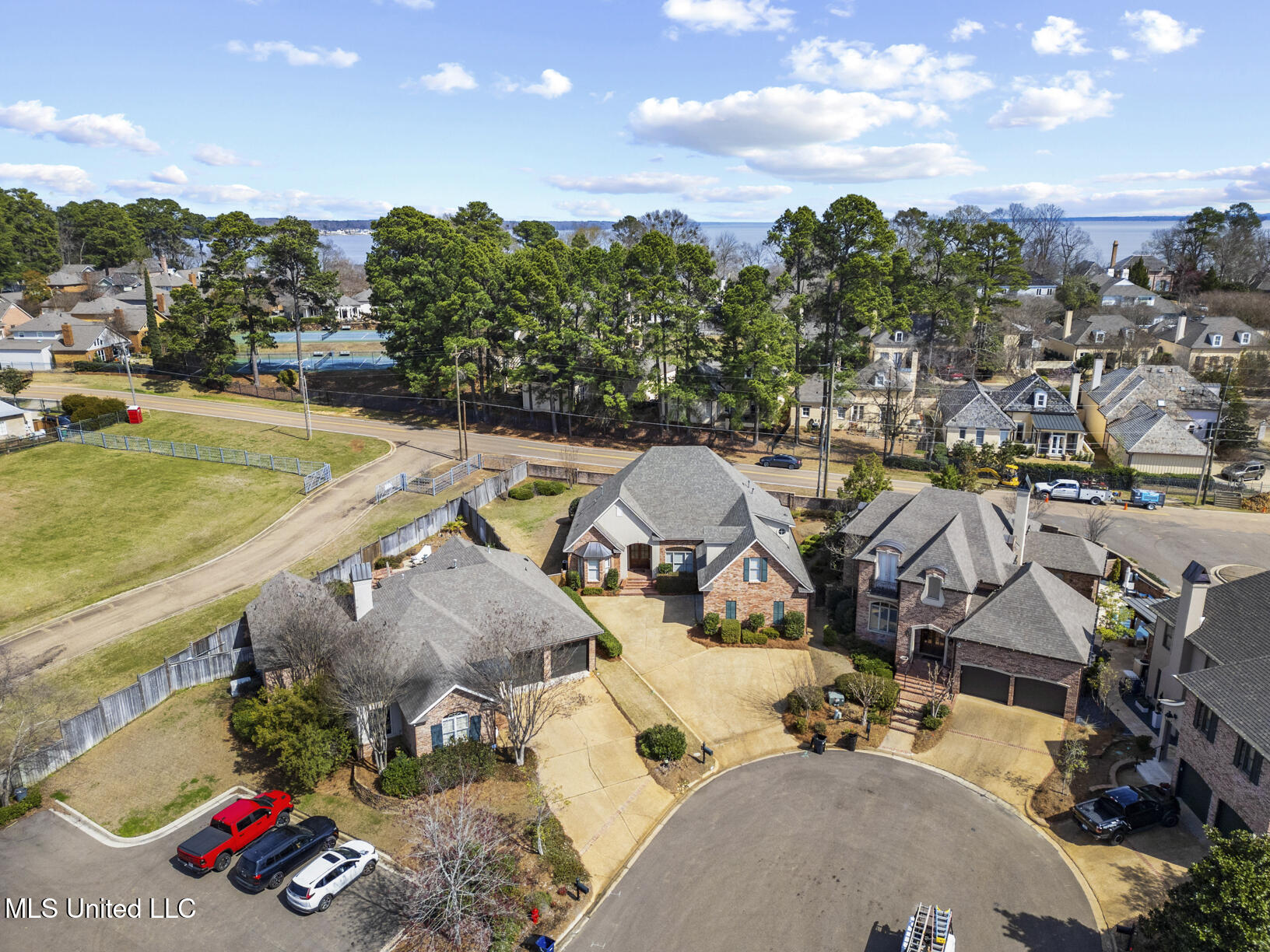 404 Bay Cove Property Photo 6