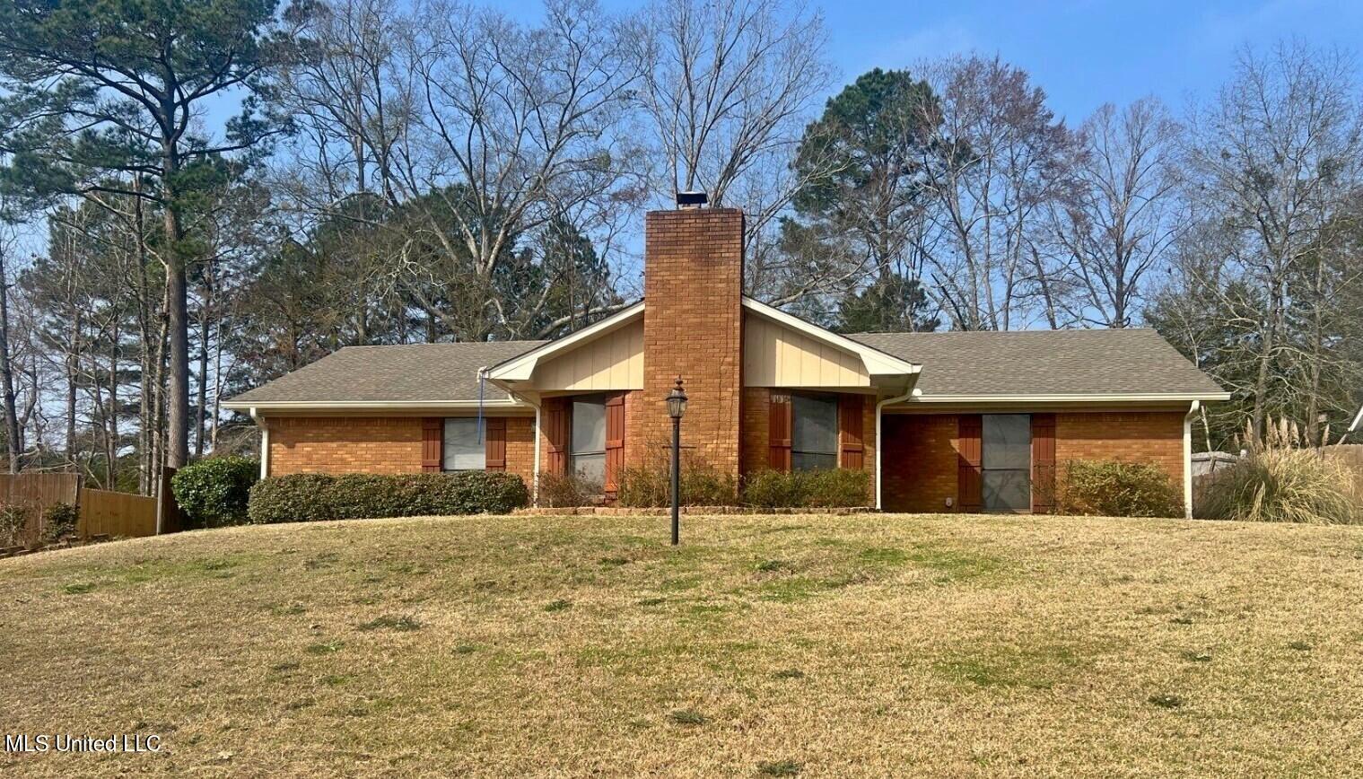 521 Berwick Drive Property Photo 1