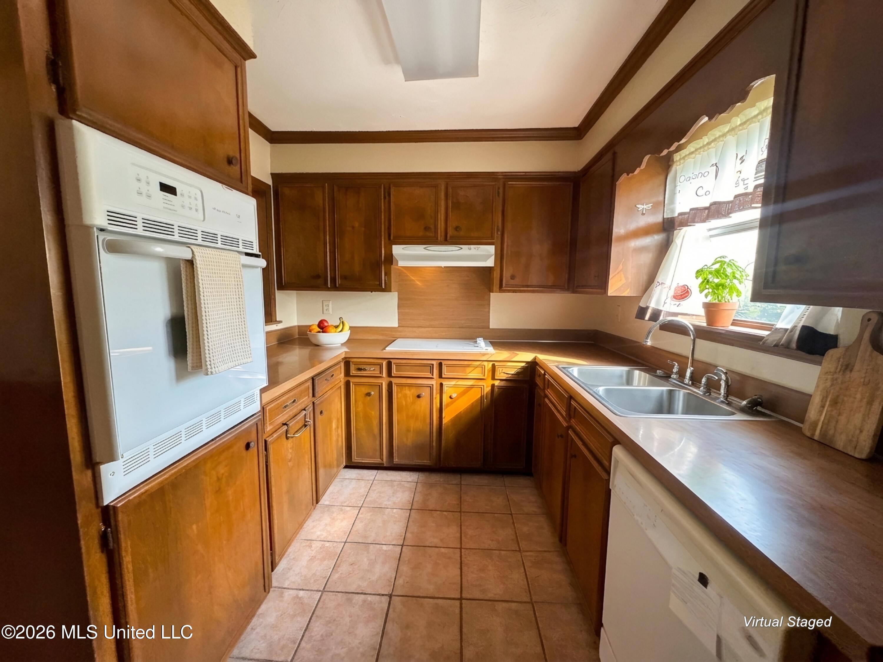521 Berwick Drive Property Photo 2