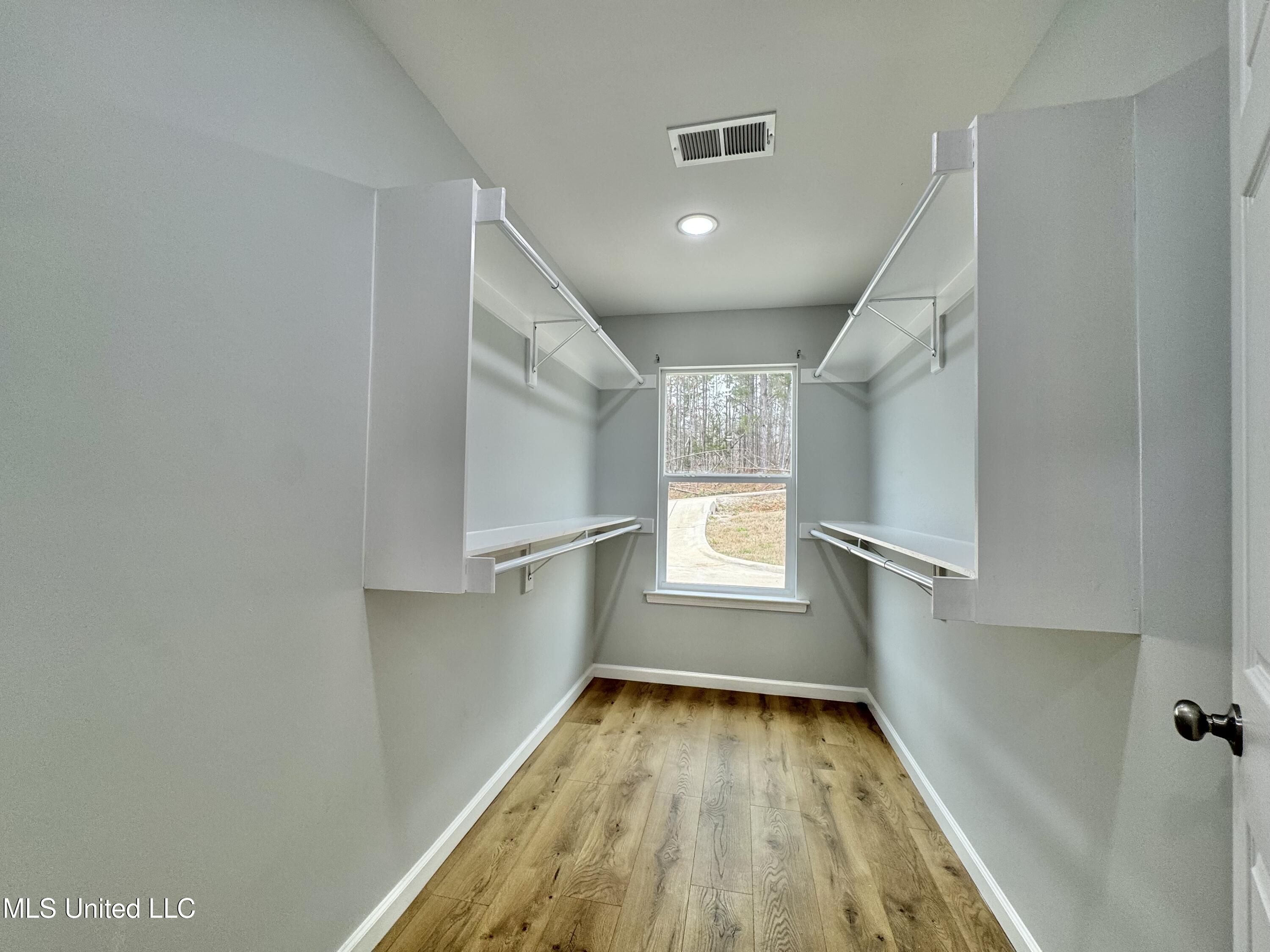 68 River Bend Park Drive Property Photo 17