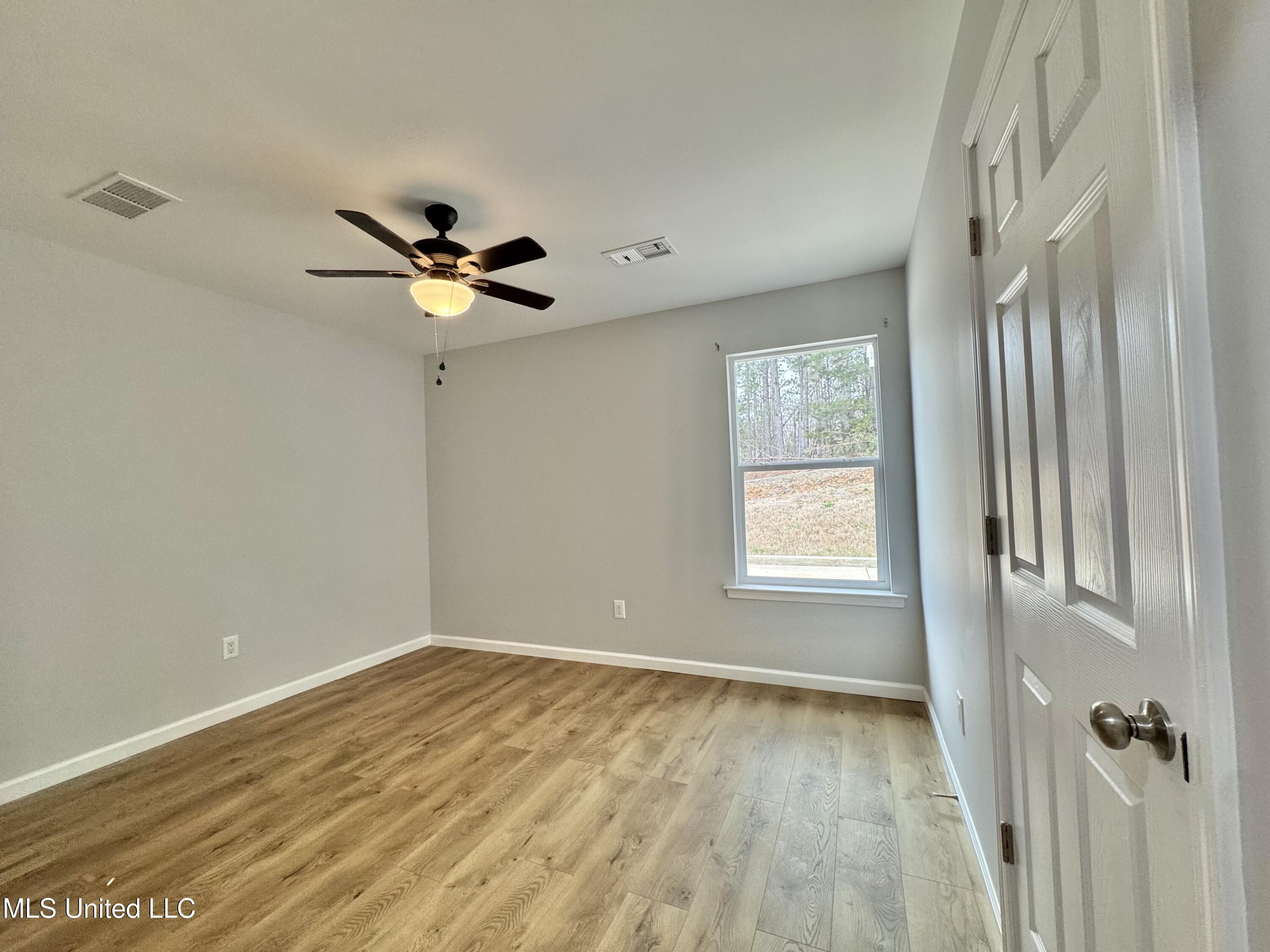 68 River Bend Park Drive Property Photo 18