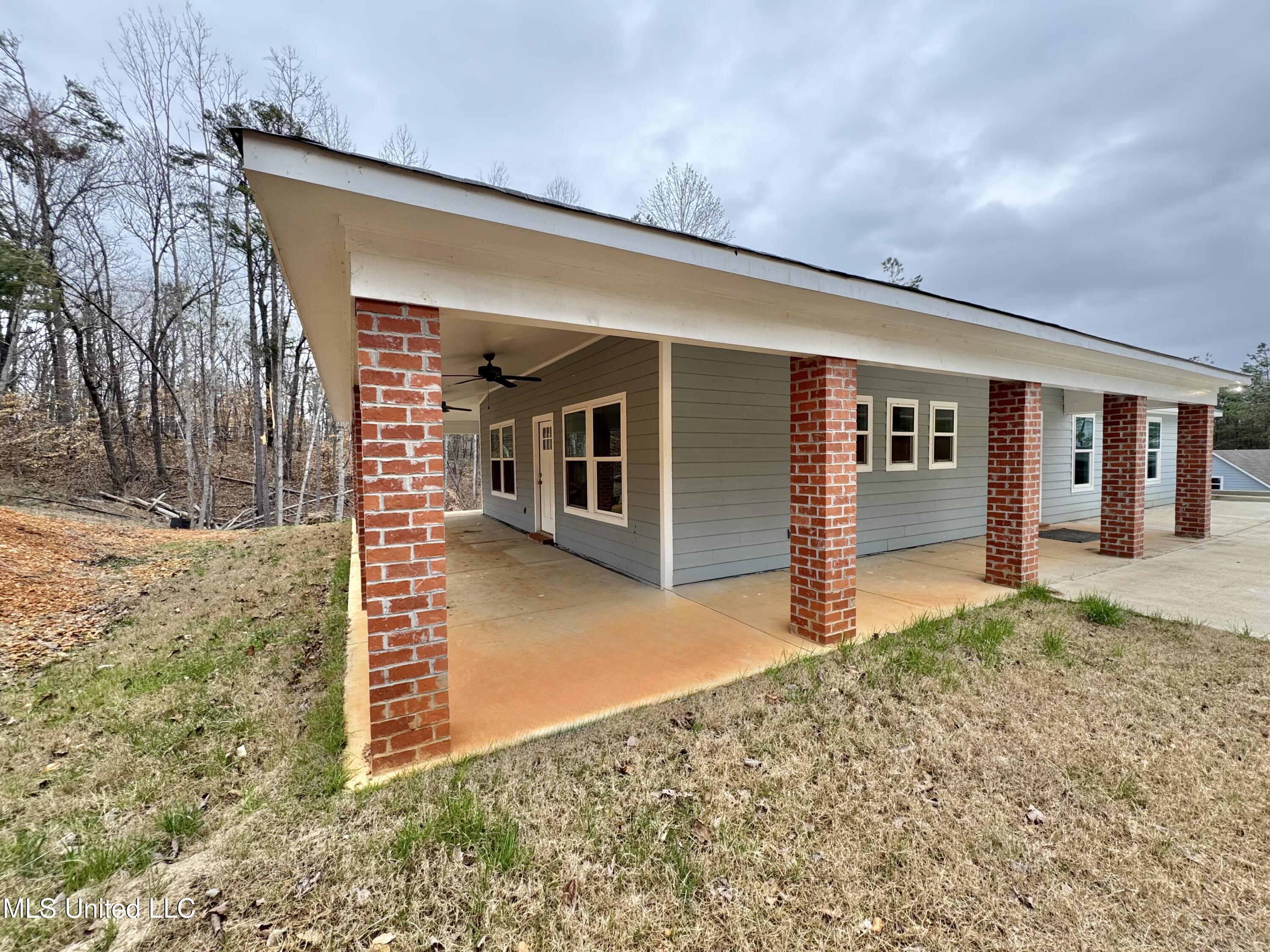 68 River Bend Park Drive Property Photo 22