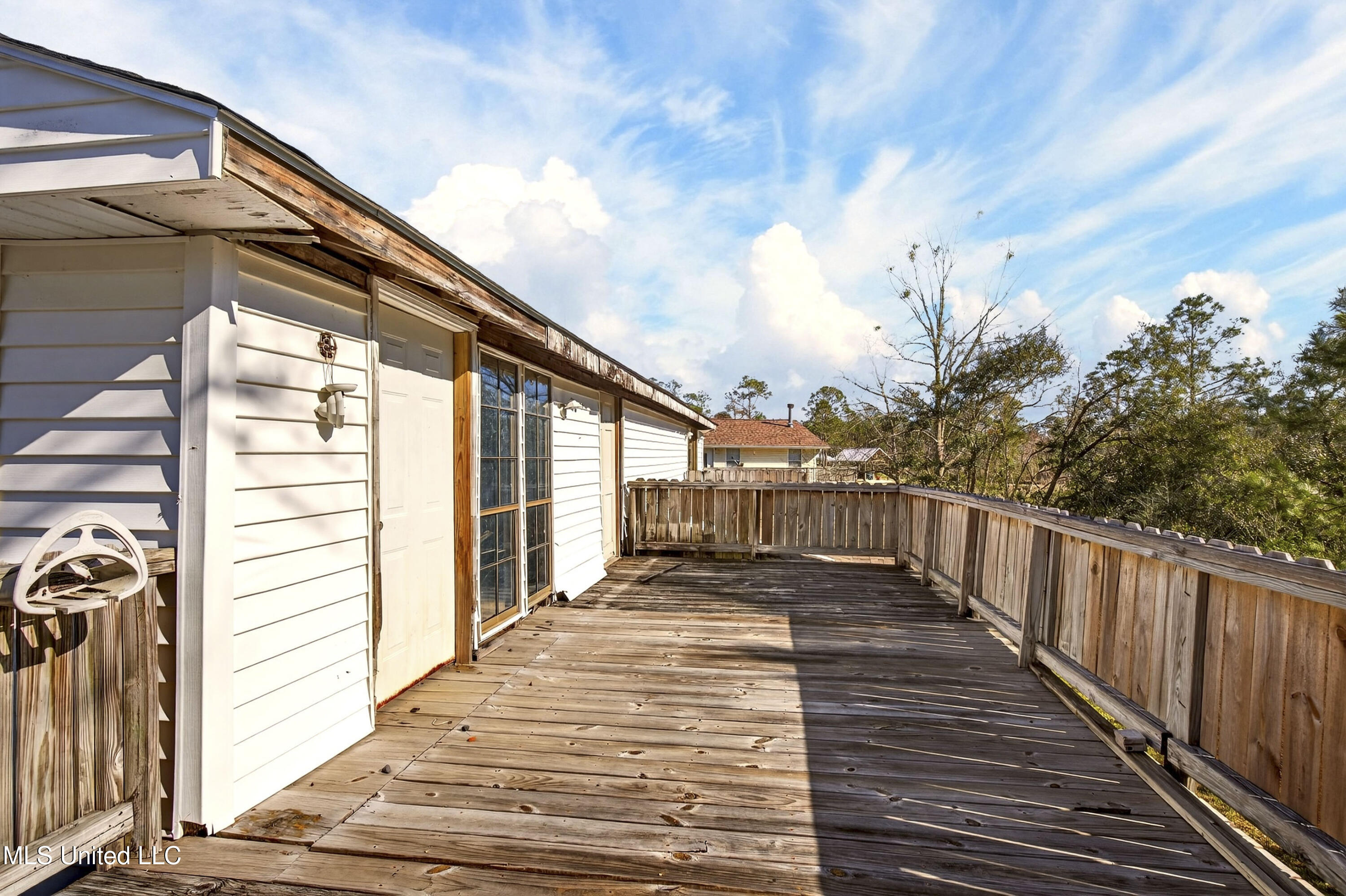 10149 River Drive Property Photo 6