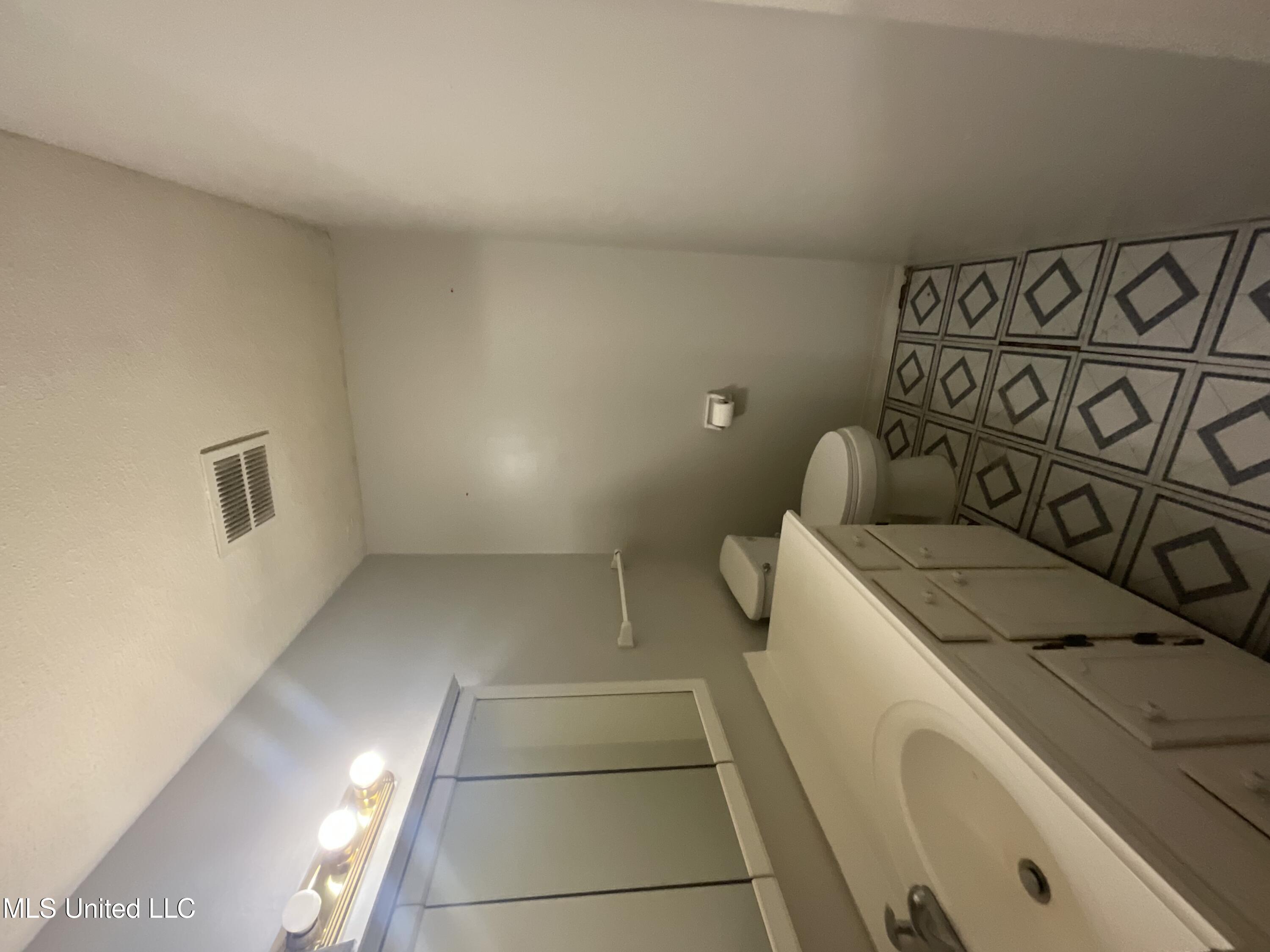 2880 Briarwood Drive Property Photo 13