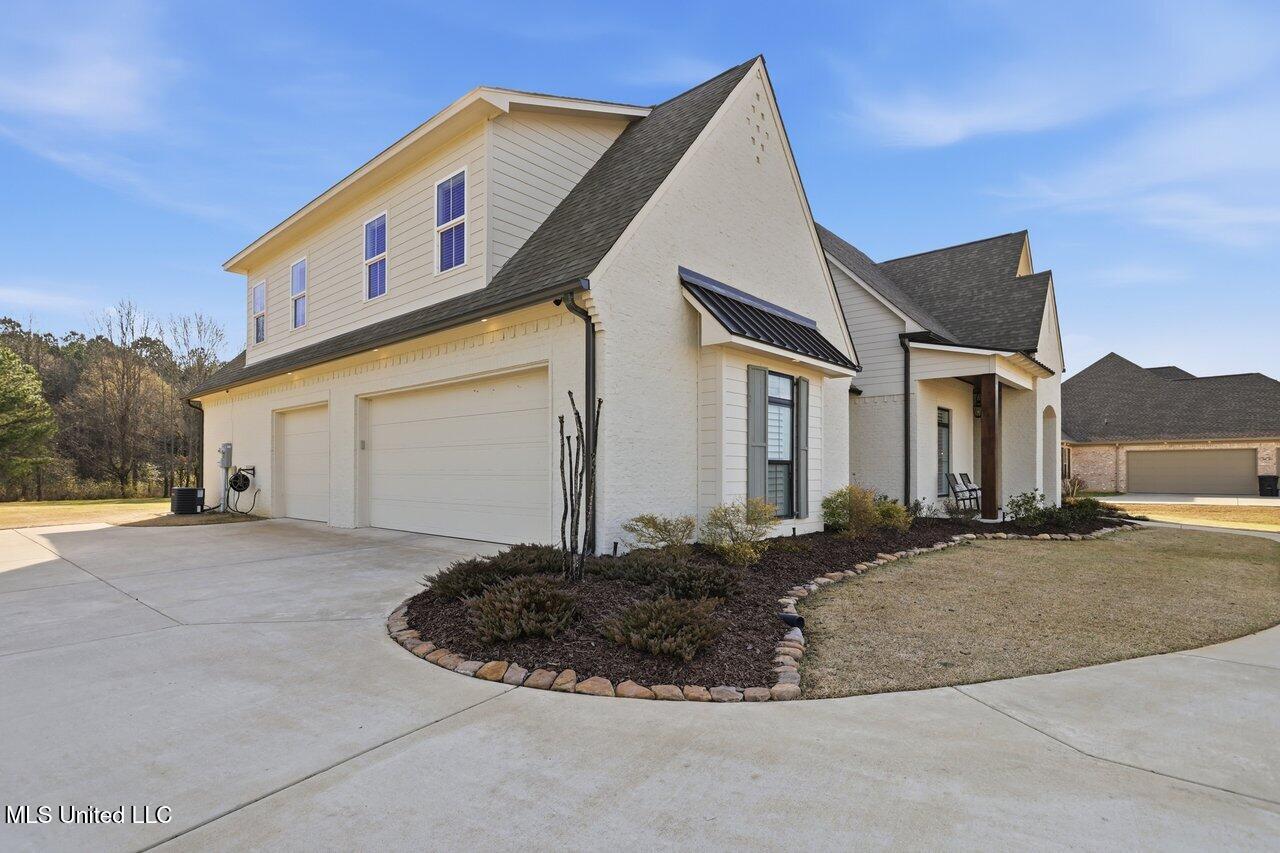 400 Calvary Crossing Property Photo 4