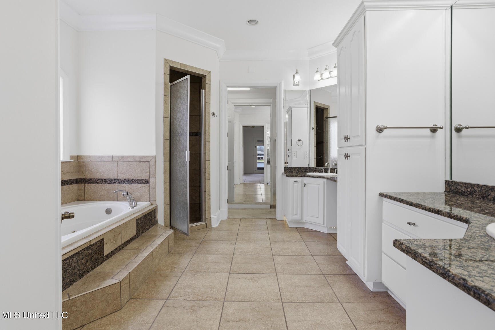 107 Belle Pointe Property Photo 4