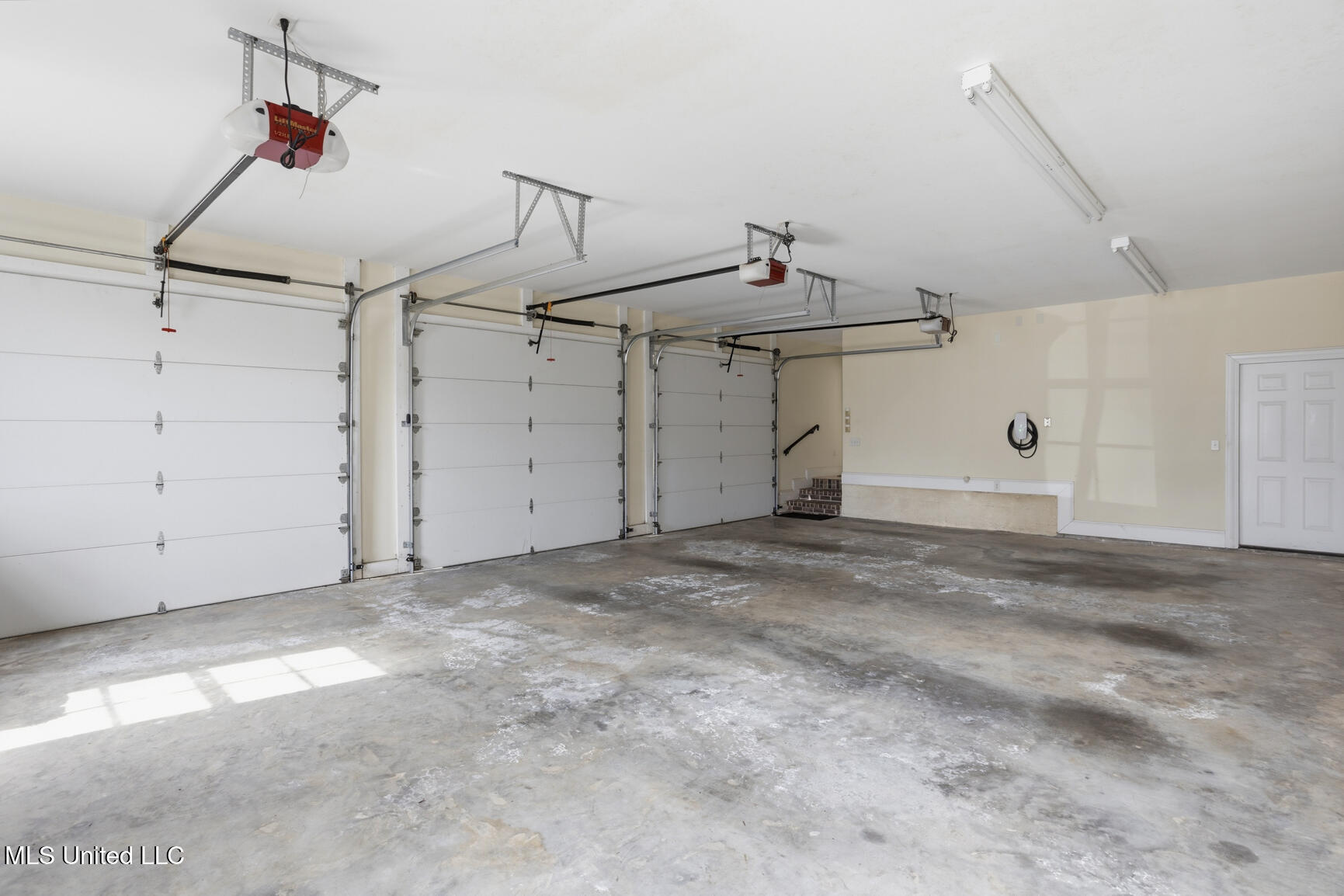 107 Belle Pointe Property Photo 27