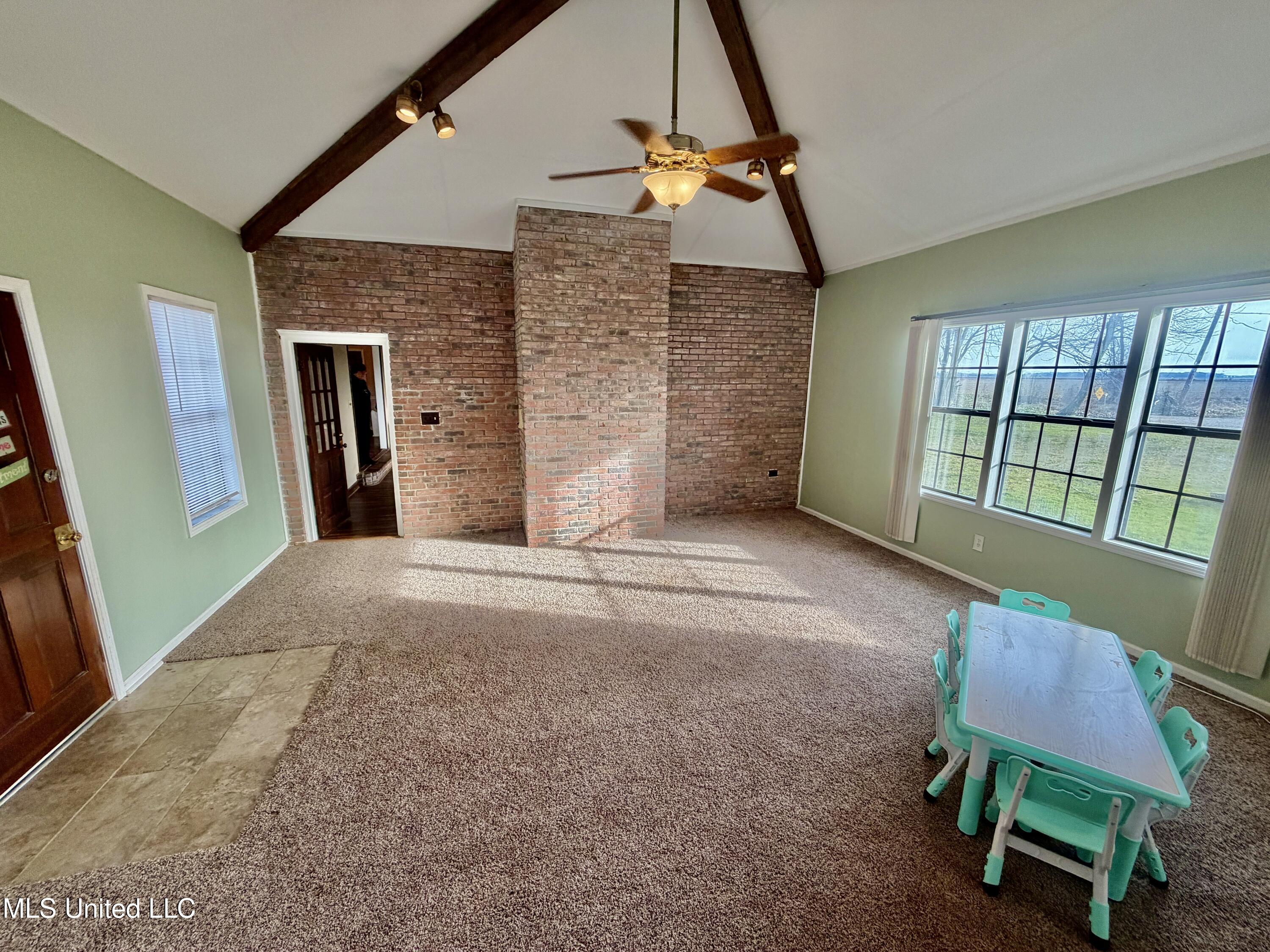 407 Juniper Lane Property Photo 13