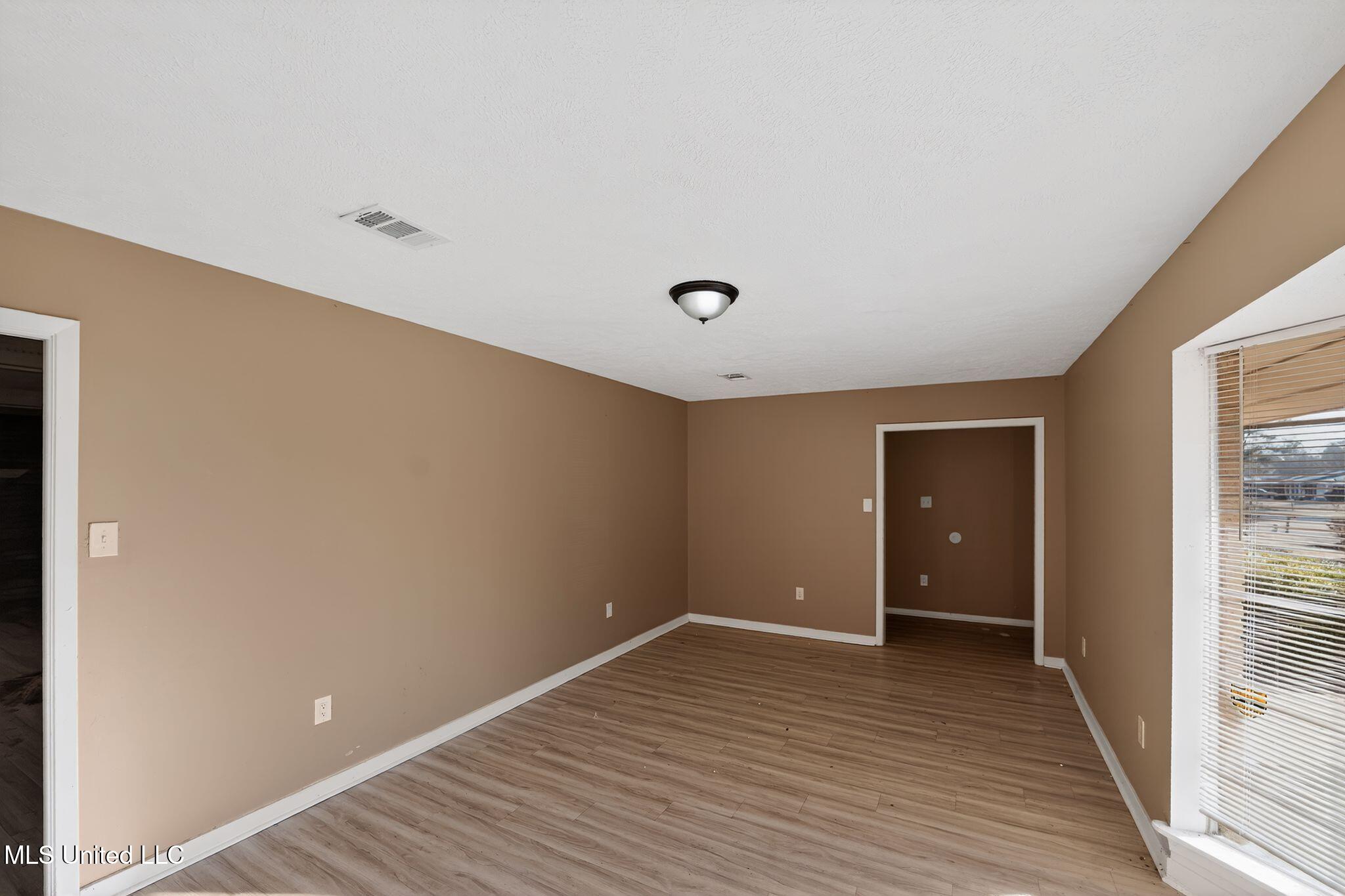 6607 Franklin D Roosevelt Drive Property Photo 5