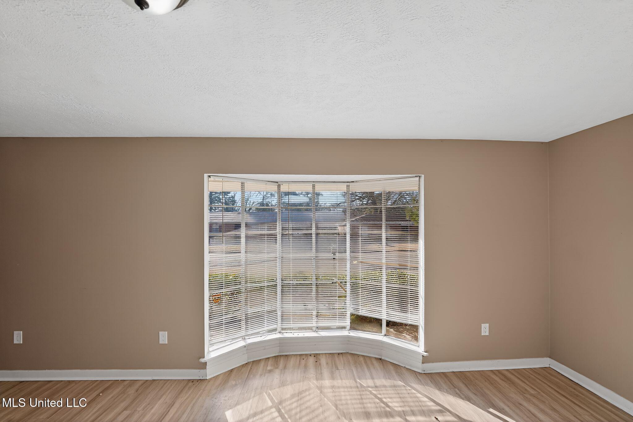 6607 Franklin D Roosevelt Drive Property Photo 7