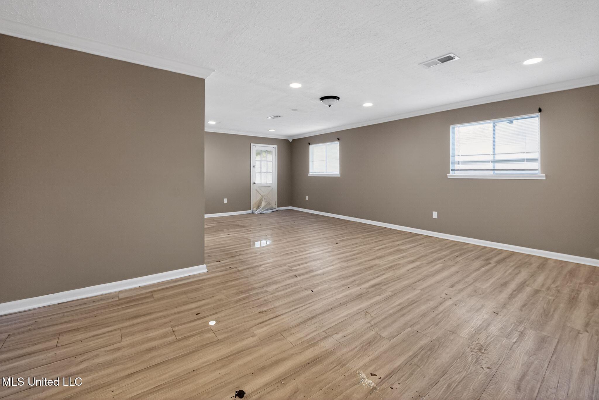 6607 Franklin D Roosevelt Drive Property Photo 11