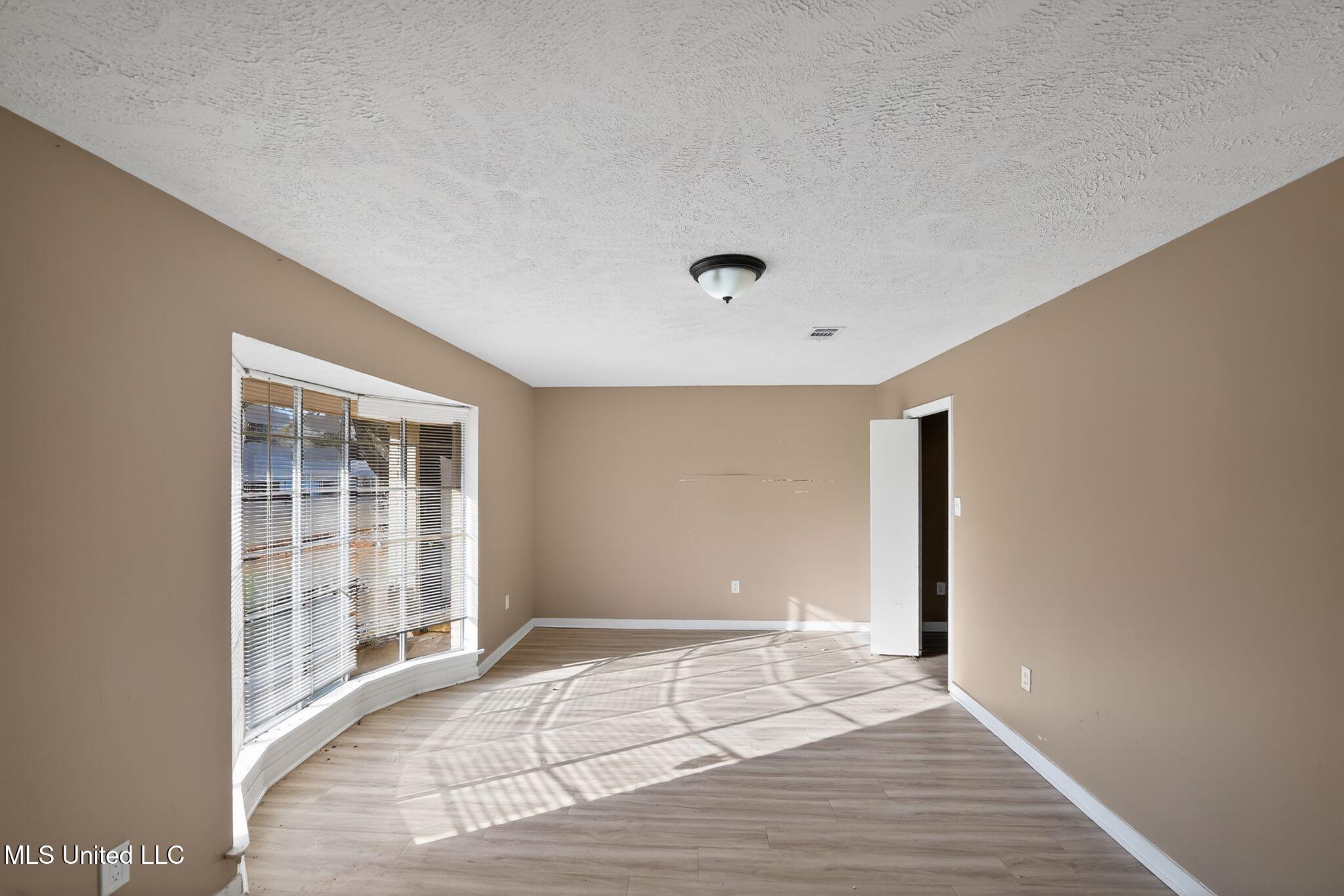 6607 Franklin D Roosevelt Drive Property Photo 13