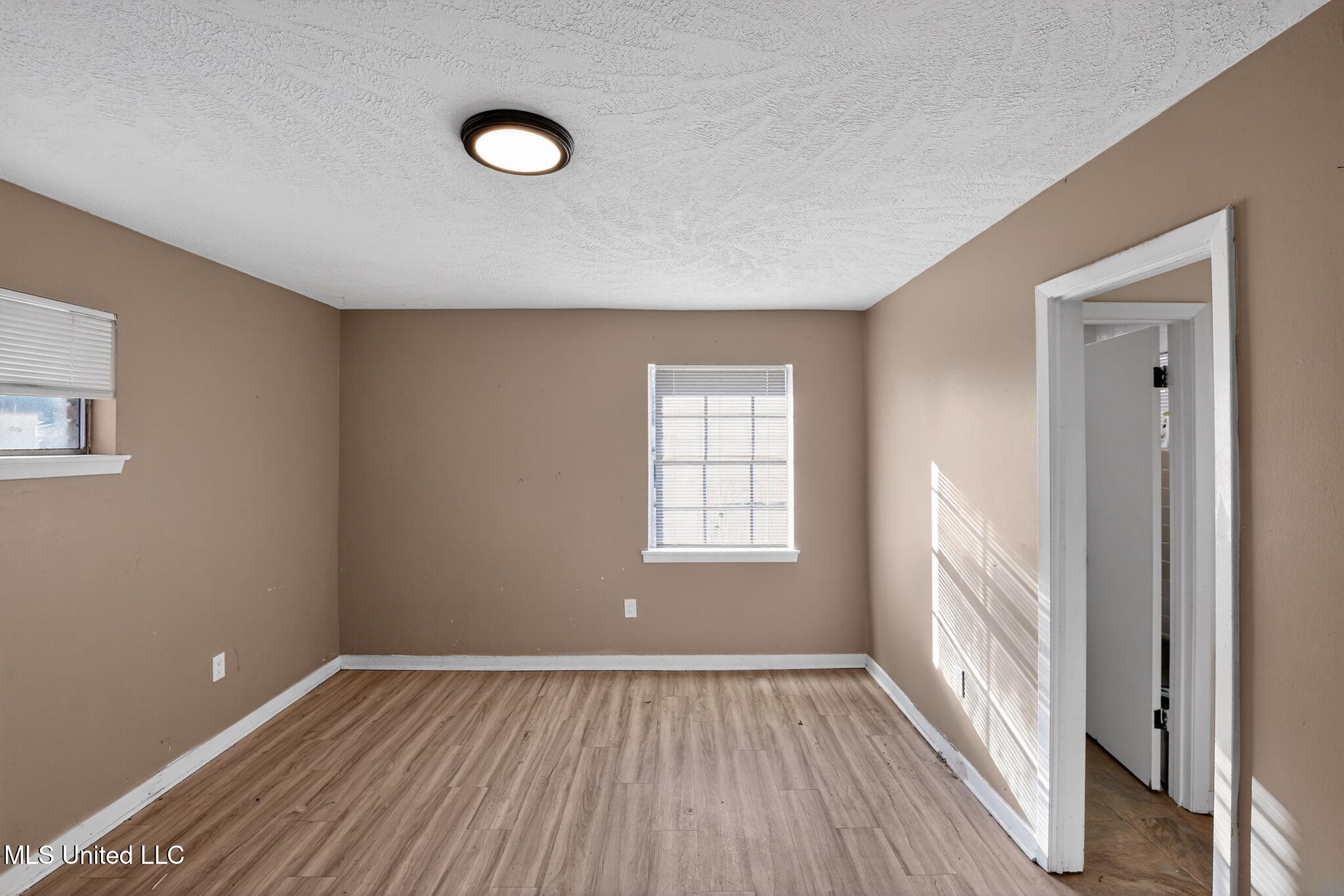 6607 Franklin D Roosevelt Drive Property Photo 17