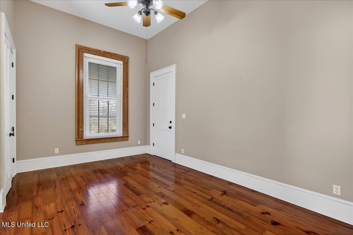 504 W Railroad Avenue Property Photo 23