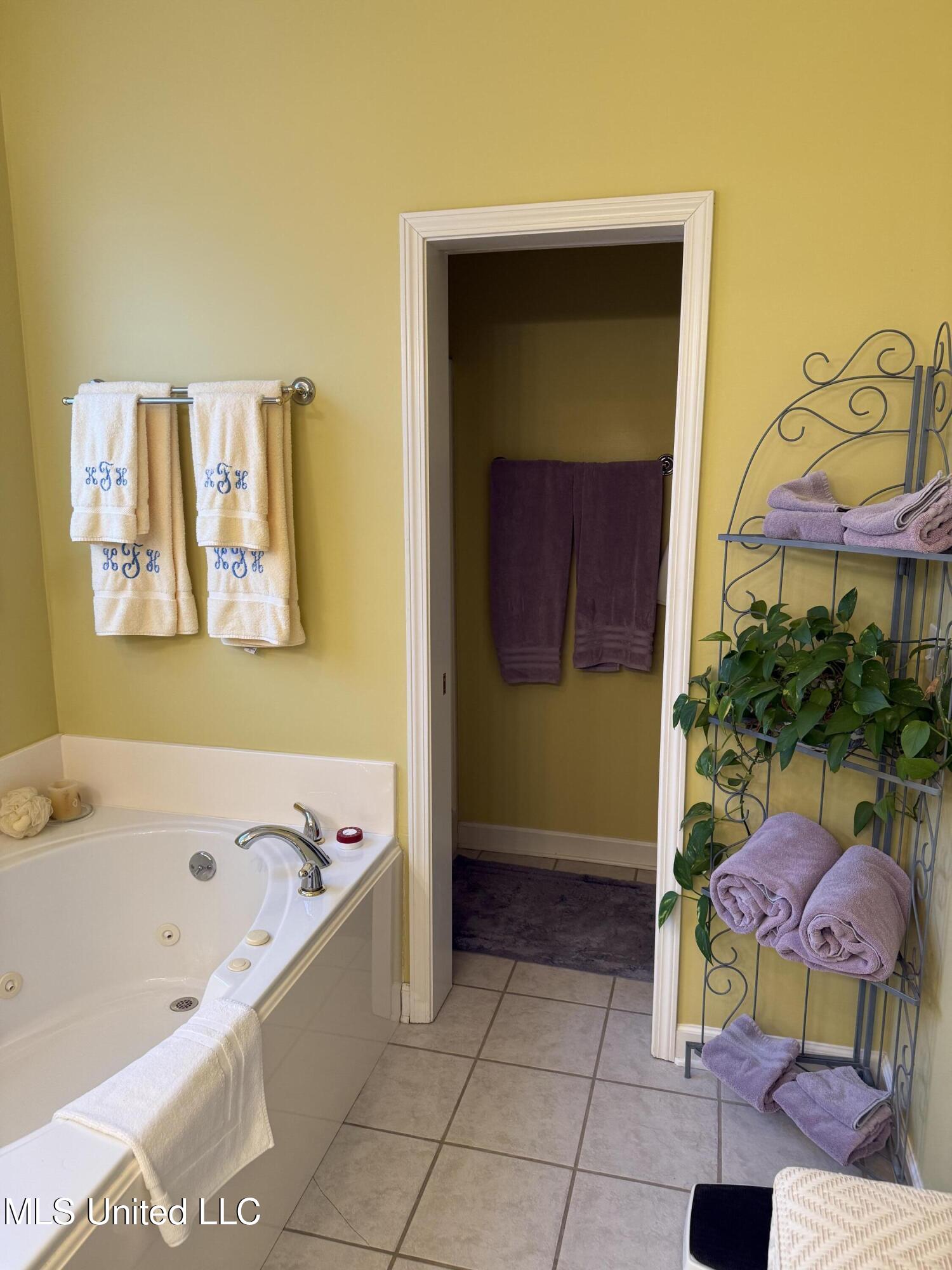719 Esplanade Drive Property Photo 12