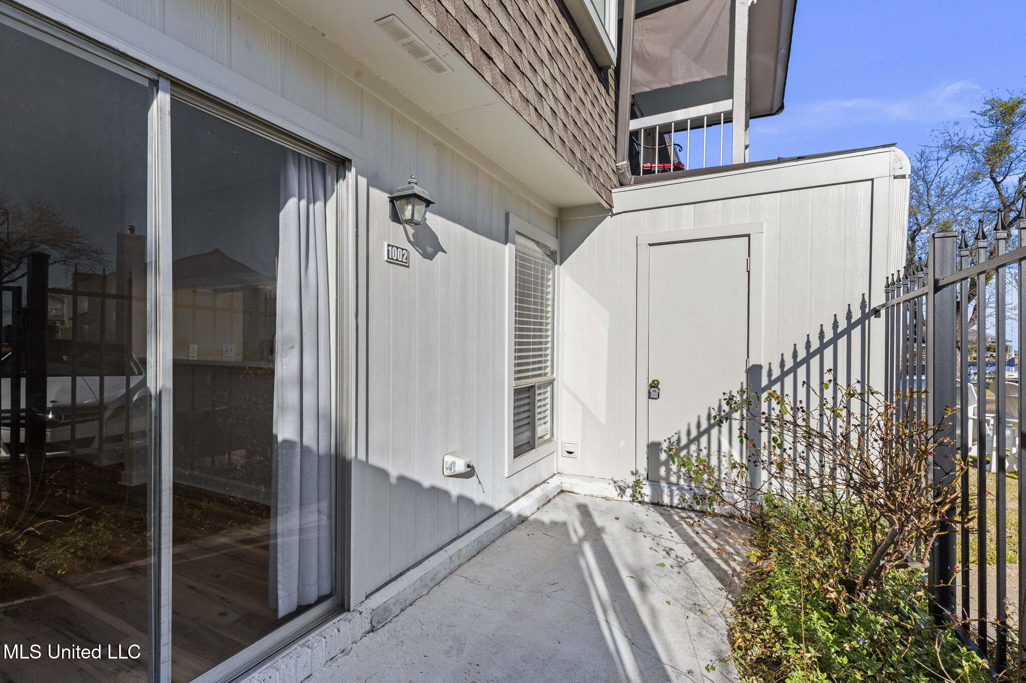 550 Post Road Property Photo 16