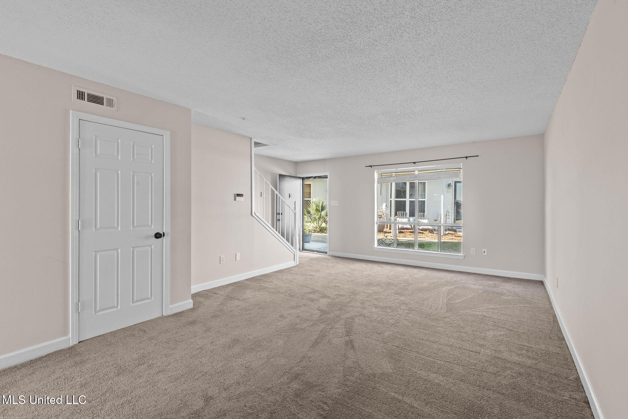 550 Post Road Property Photo 26