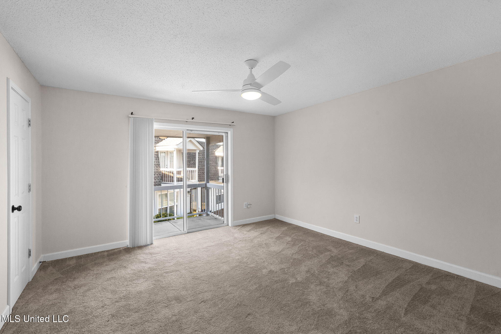 550 Post Road Property Photo 34