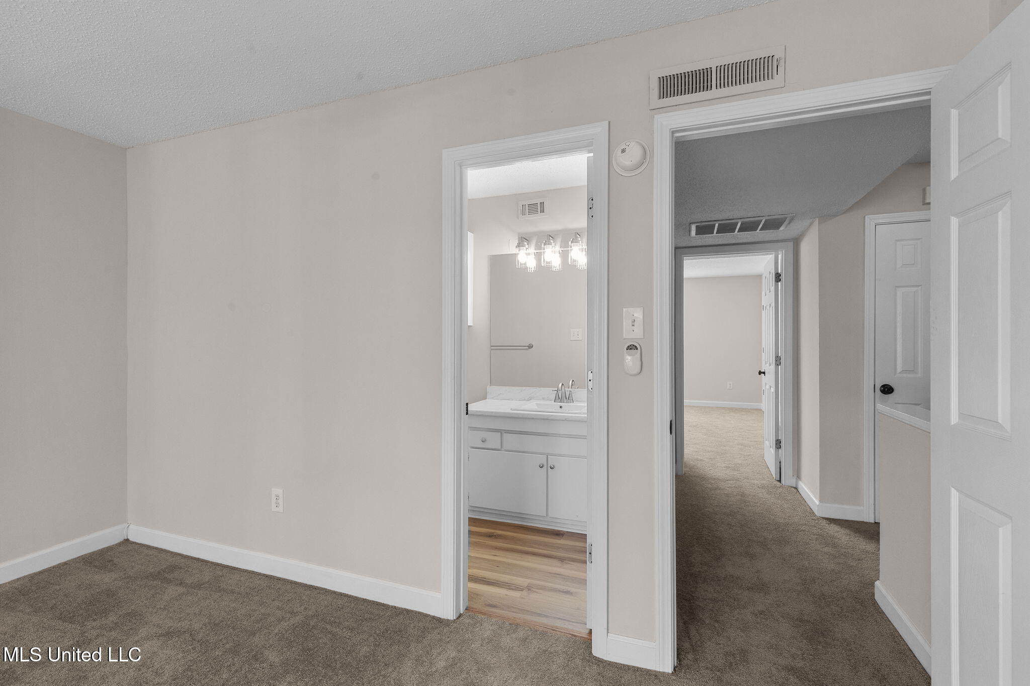 550 Post Road Property Photo 39