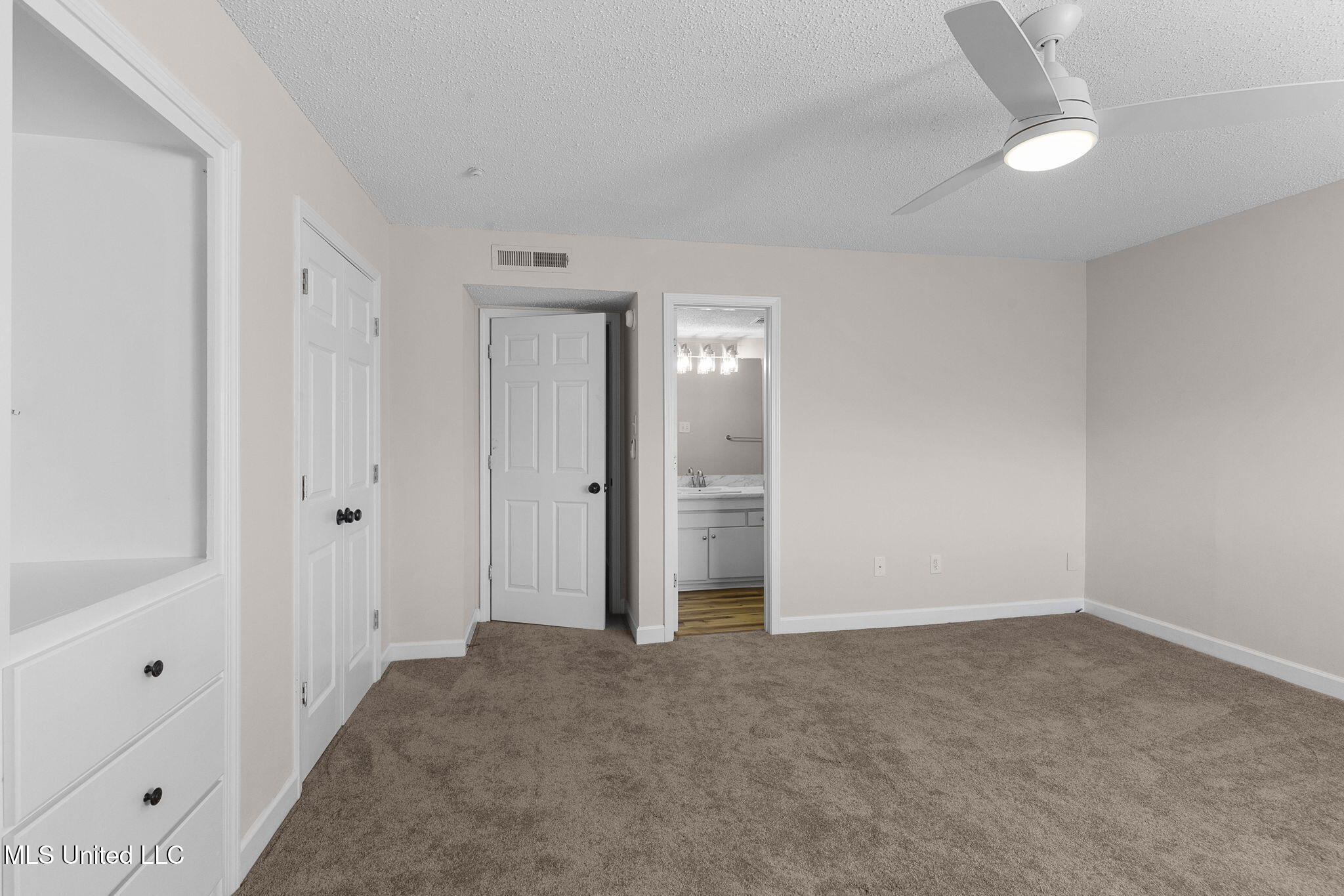 550 Post Road Property Photo 44