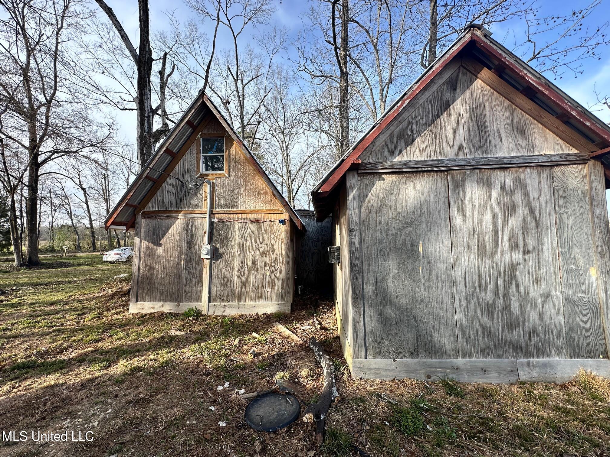 1614 N Old Highway 27 Property Photo 4
