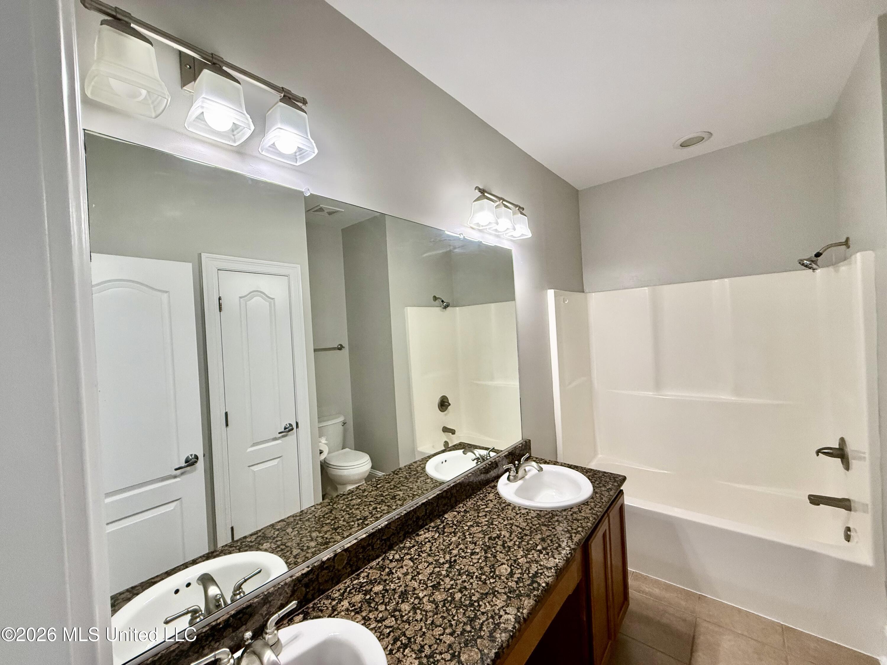 212 Property Photo 33