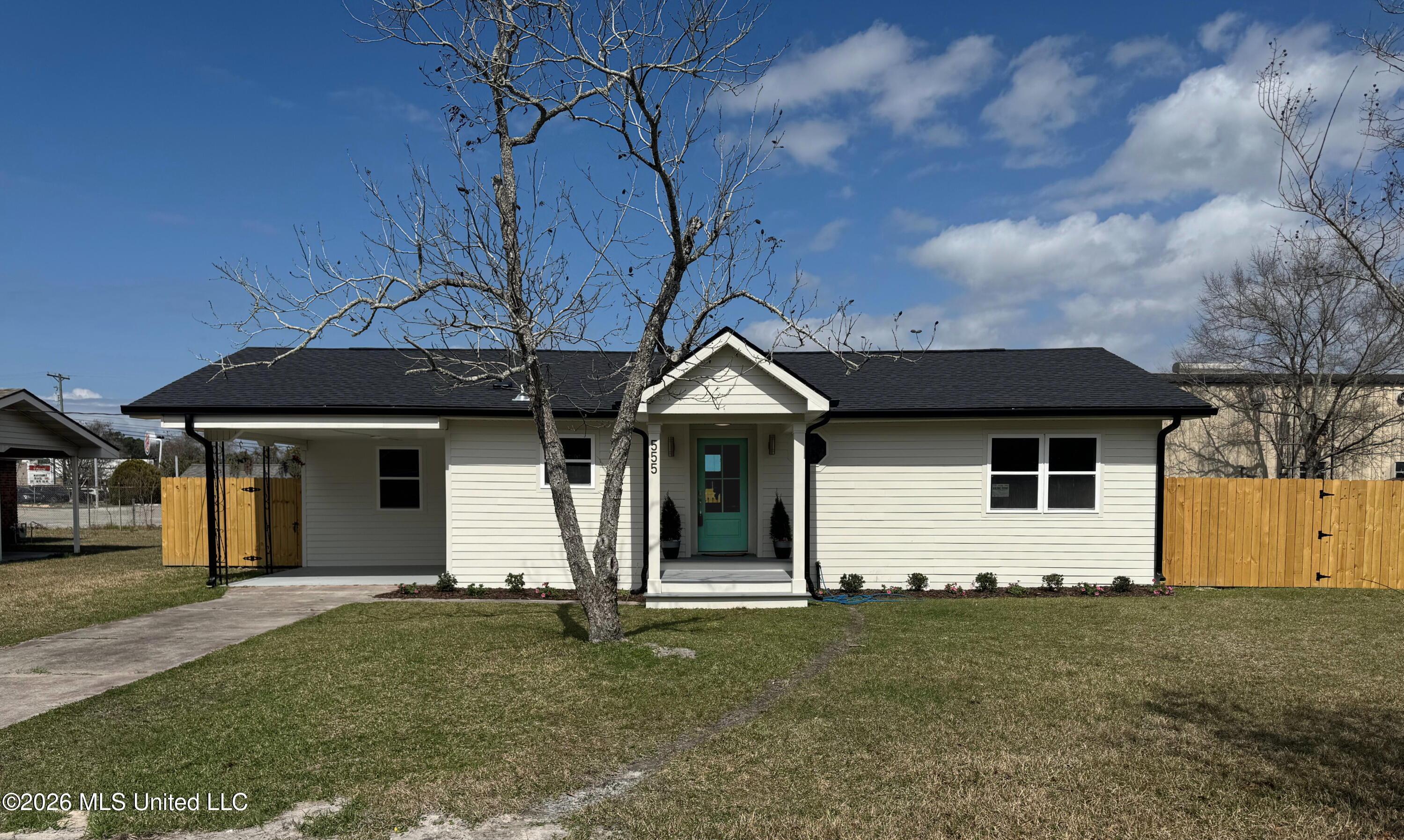 555 Saint John Street Property Photo 1