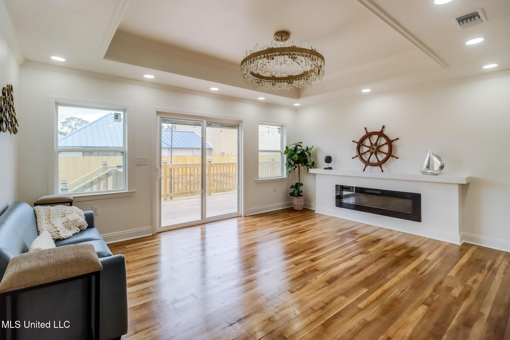 555 Saint John Street Property Photo 8