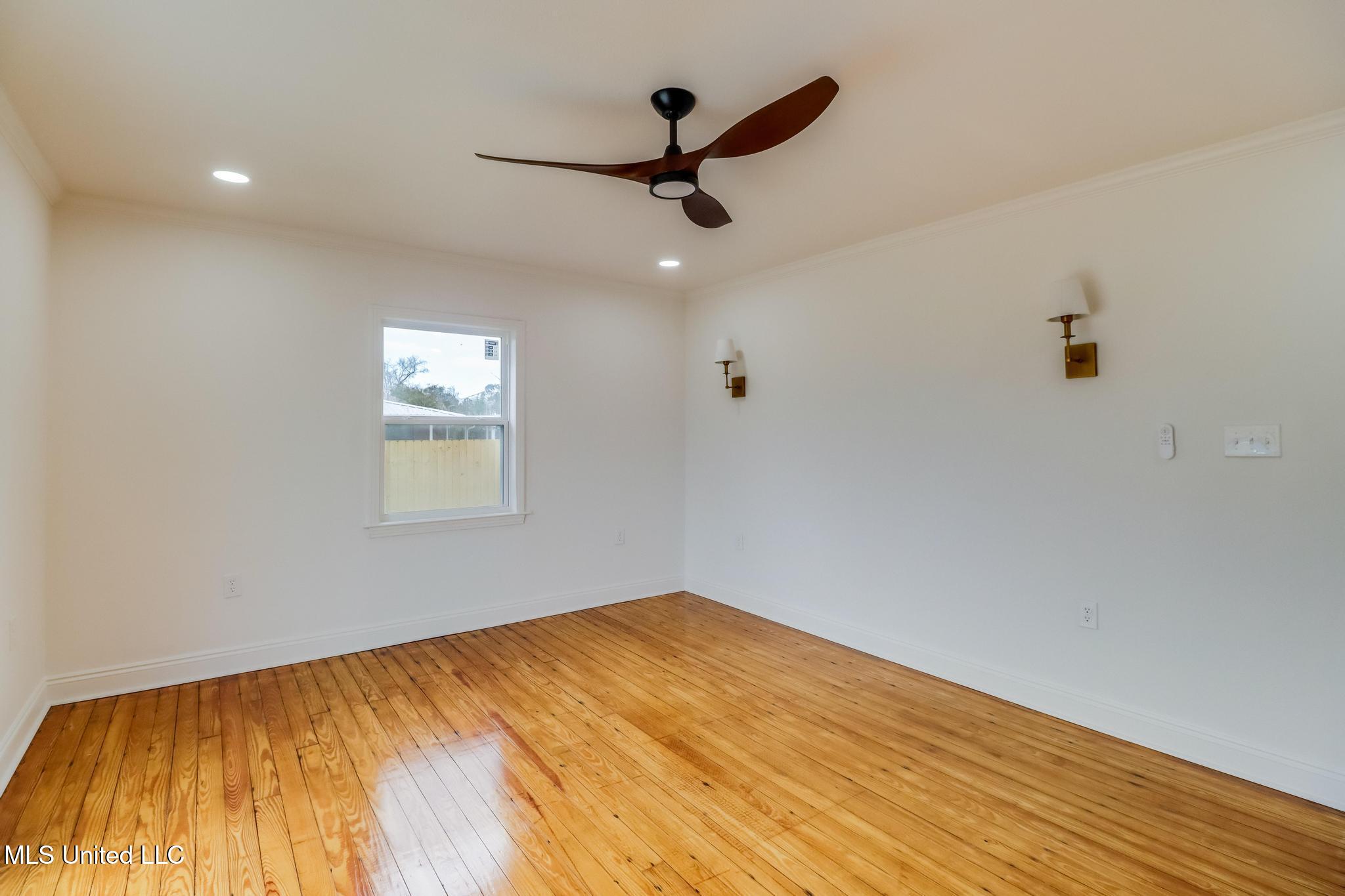 555 Saint John Street Property Photo 12