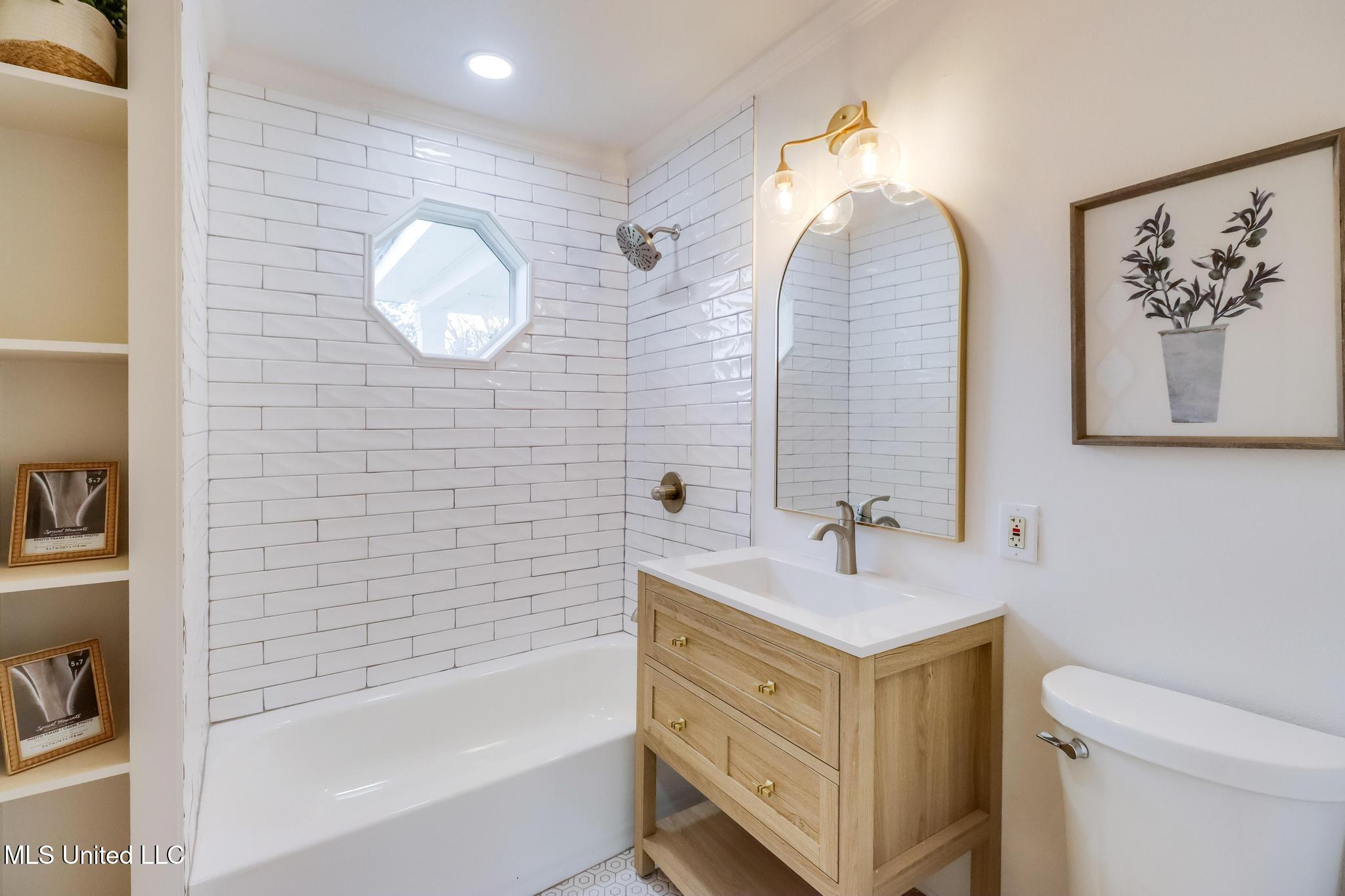 555 Saint John Street Property Photo 16