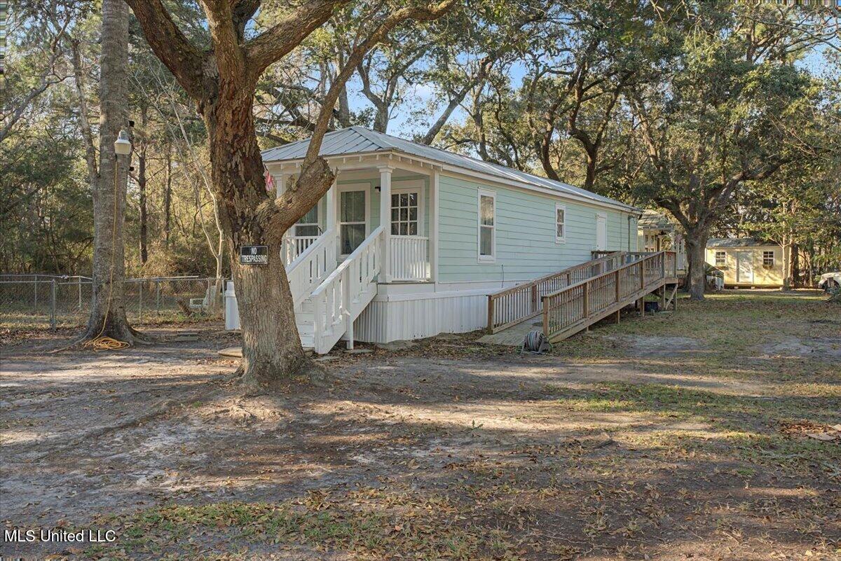 8708 Birch Avenue Property Photo 3