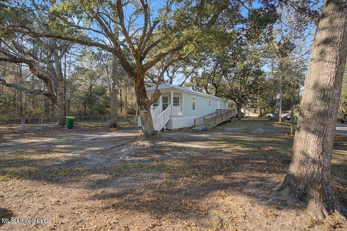 8708 Birch Avenue Property Photo 4
