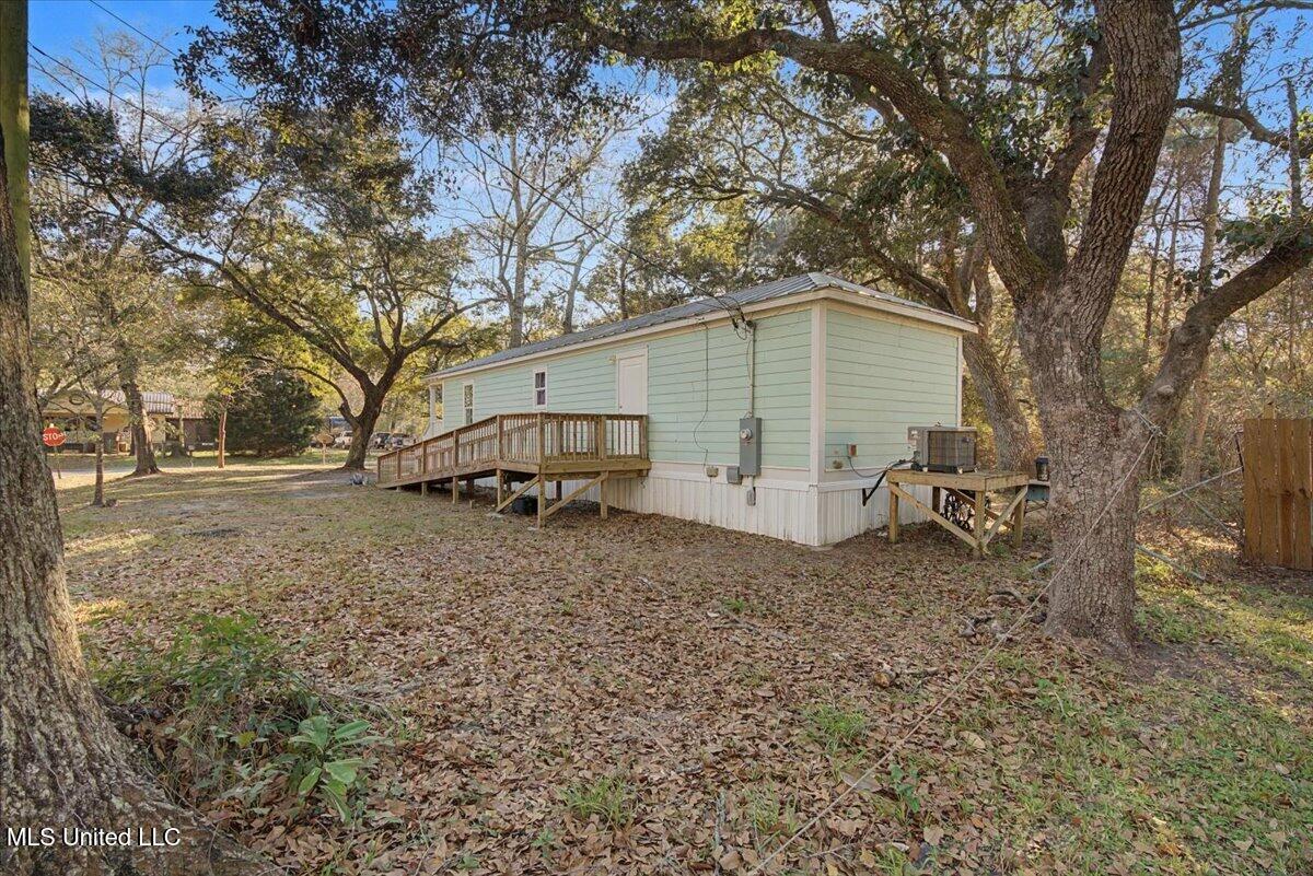 8708 Birch Avenue Property Photo 6