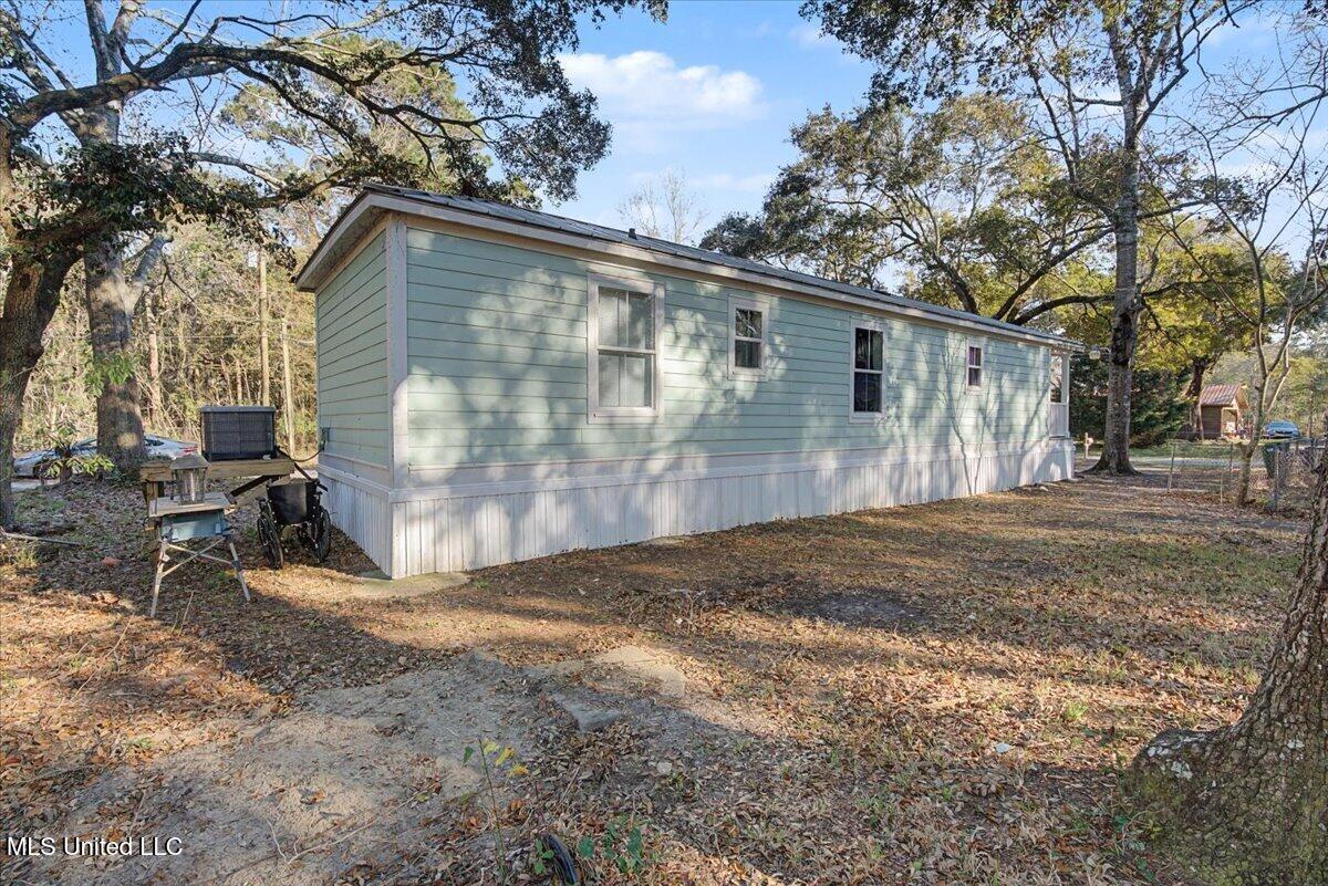 8708 Birch Avenue Property Photo 7