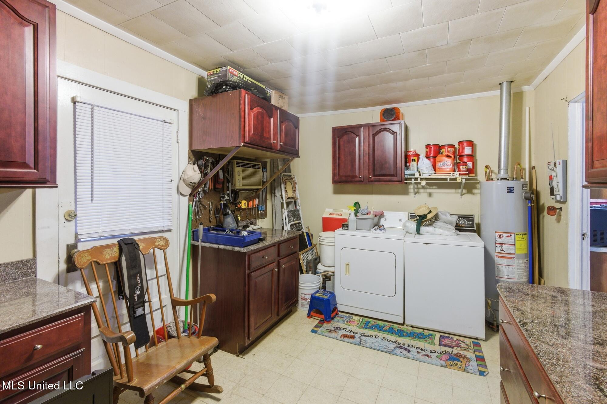 608 E Railroad Avenue Property Photo 13