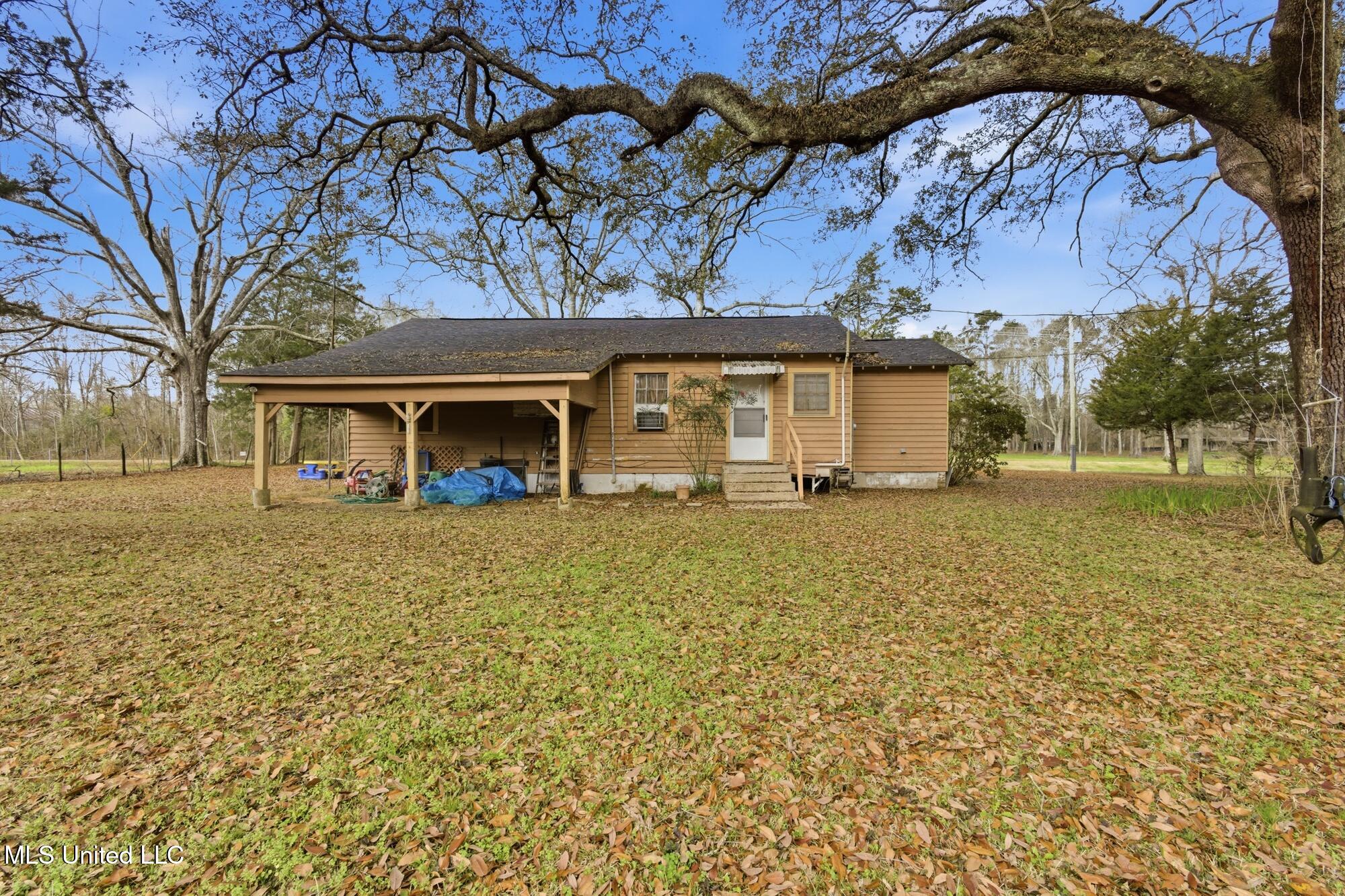 608 E Railroad Avenue Property Photo 14