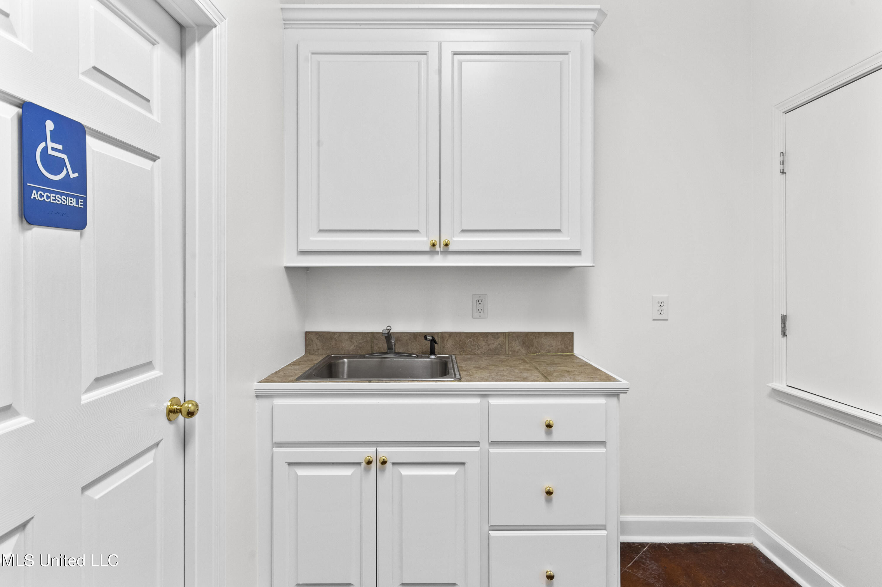 403 Towne Center Boulevard Property Photo 20