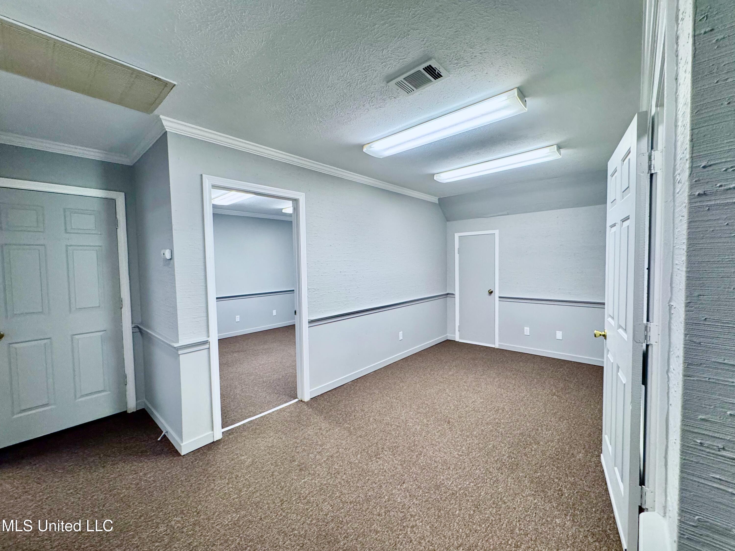 360 Comet Drive Property Photo 2