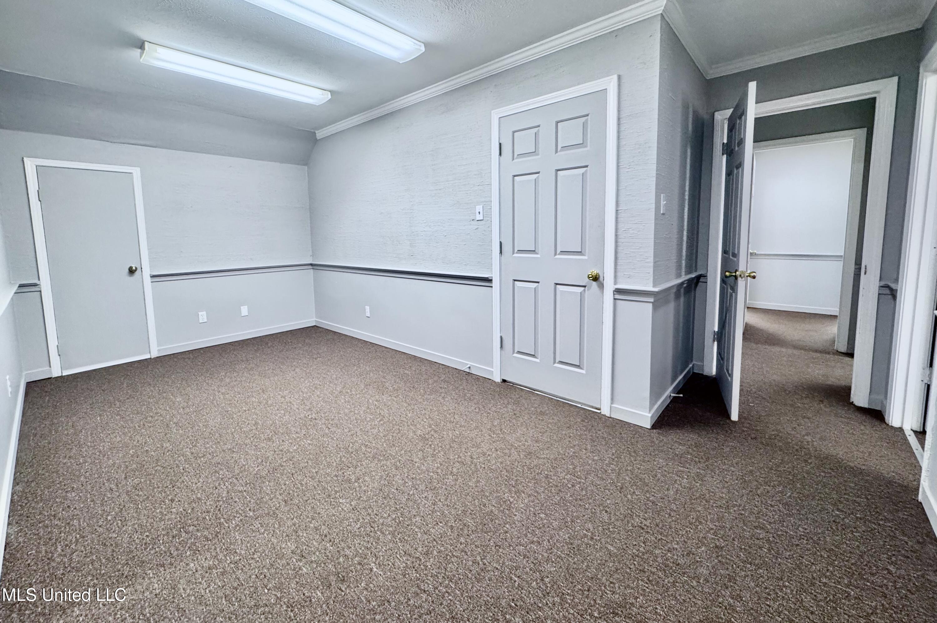 360 Comet Drive Property Photo 3