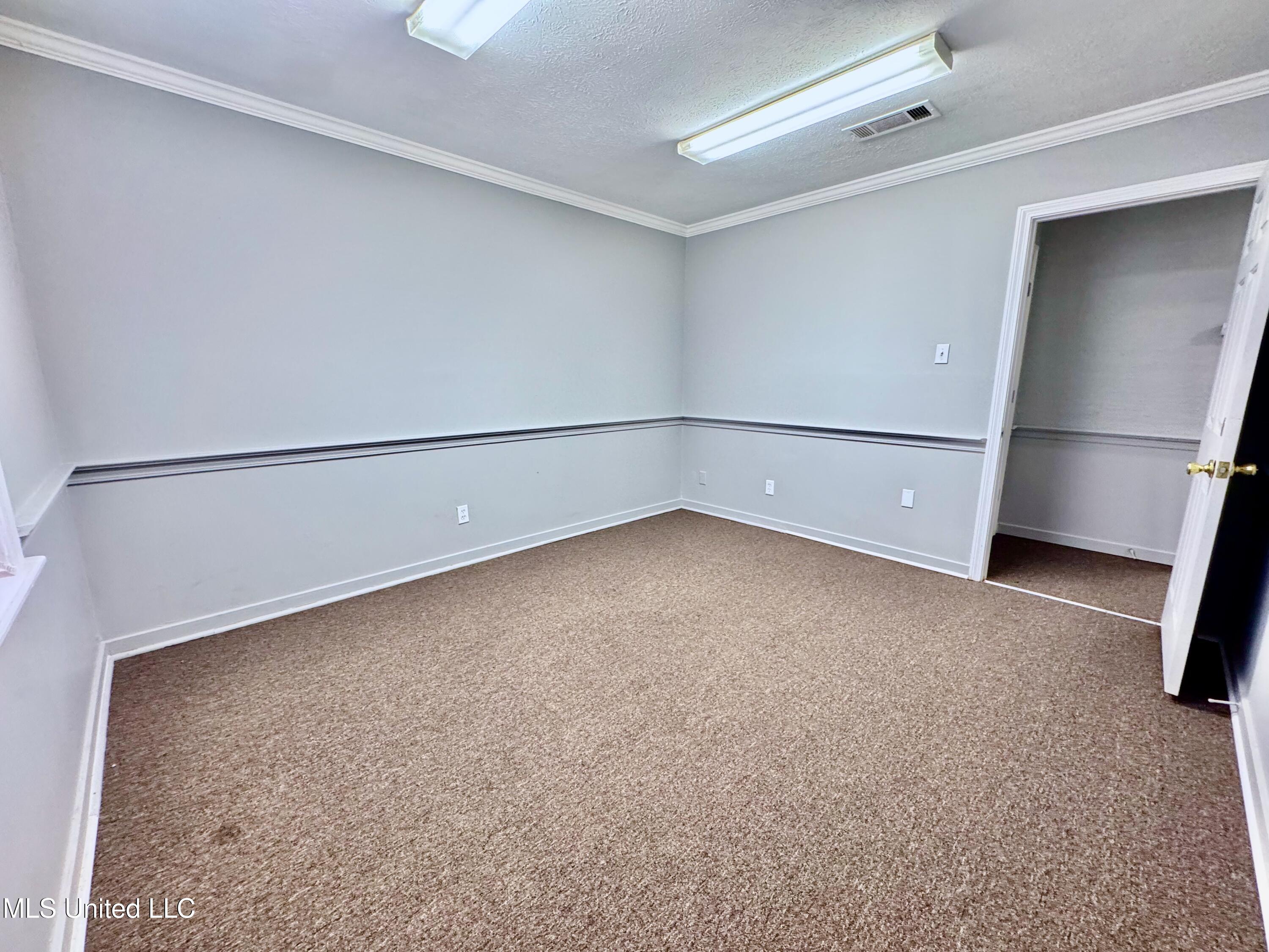 360 Comet Drive Property Photo 6