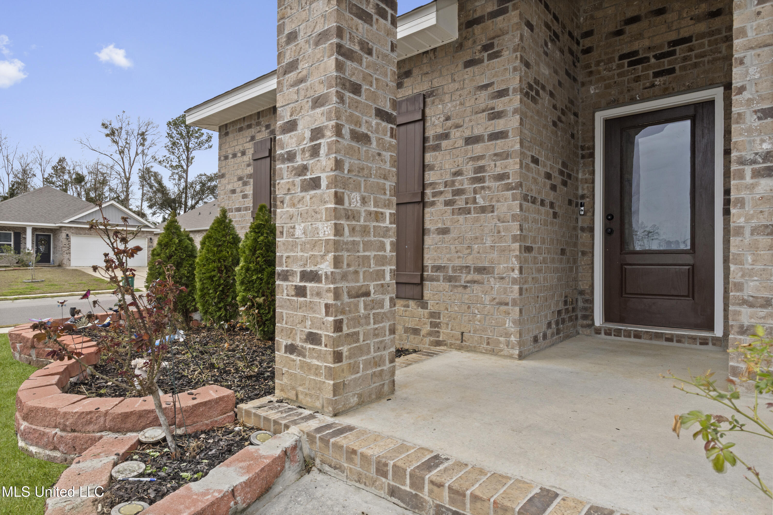 5505 Leeds Lane Property Photo 3
