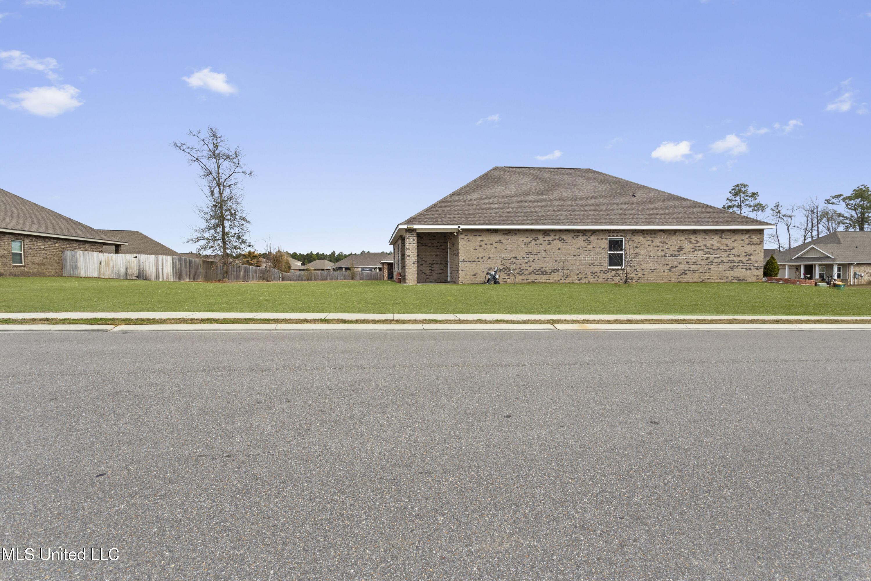 5505 Leeds Lane Property Photo 40