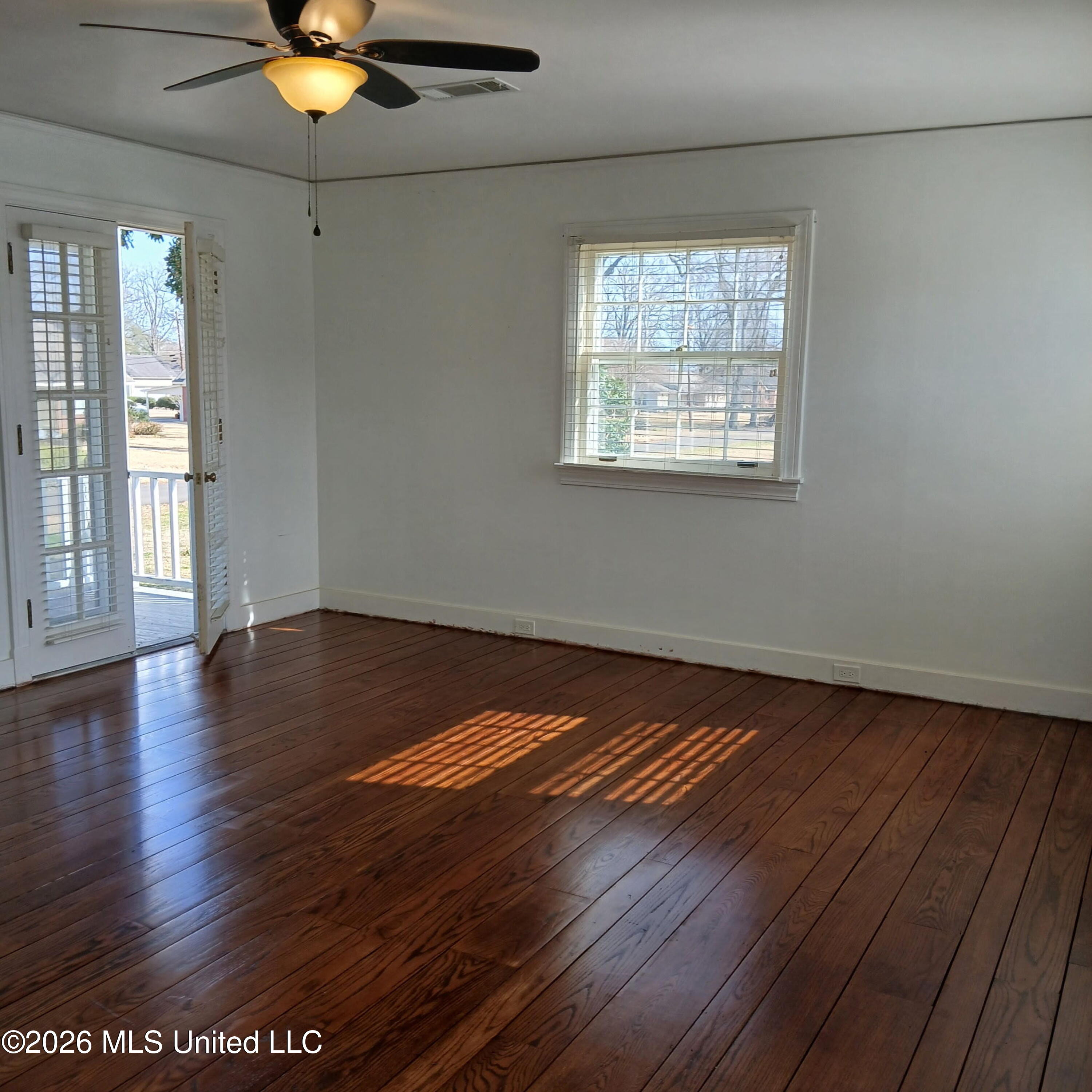 404 E Adams Avenue Property Photo 12